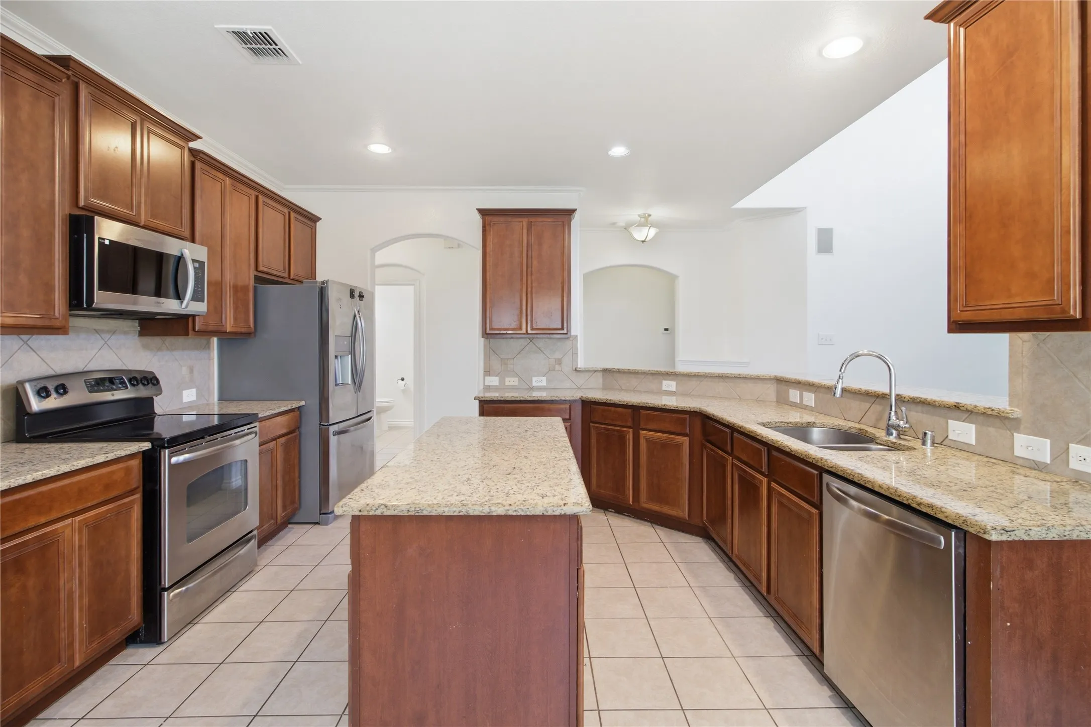 Single Family Residence For Sale in Kaufman County , 2030 Diamondback, Forney, Texas 75126, 4 Bedroom, 3 Bathroom, 2 Garage spaces, 2,432 Sqft, built in 2008, Price $379,000, mls#21363591, Real Estate Agent in Forney, Homes For Sale in Kaufman county, Homes For Sale in Forney, Realtor in Forney Texas, Real Estate Brokerage Independent Realty Texas, Luminita Cordes Realtor