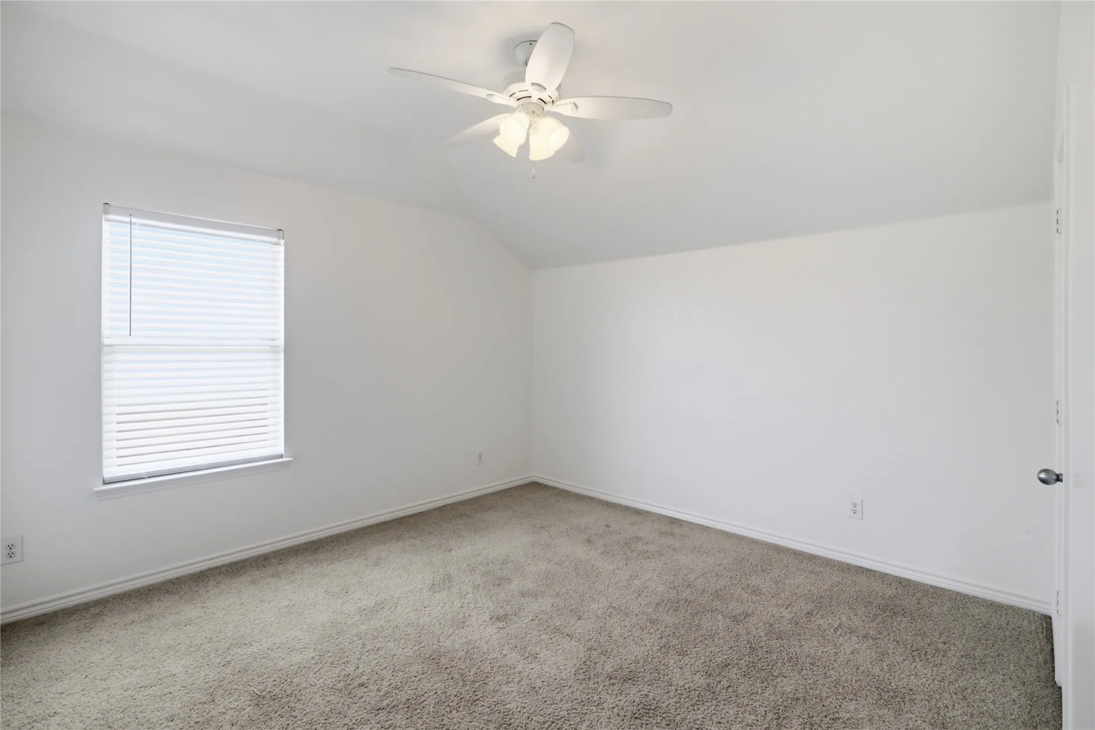 Single Family Residence For Sale in Kaufman County , 2030 Diamondback, Forney, Texas 75126, 4 Bedroom, 3 Bathroom, 2 Garage spaces, 2,432 Sqft, built in 2008, Price $379,000, mls#21363591, Real Estate Agent in Forney, Homes For Sale in Kaufman county, Homes For Sale in Forney, Realtor in Forney Texas, Real Estate Brokerage Independent Realty Texas, Luminita Cordes Realtor
