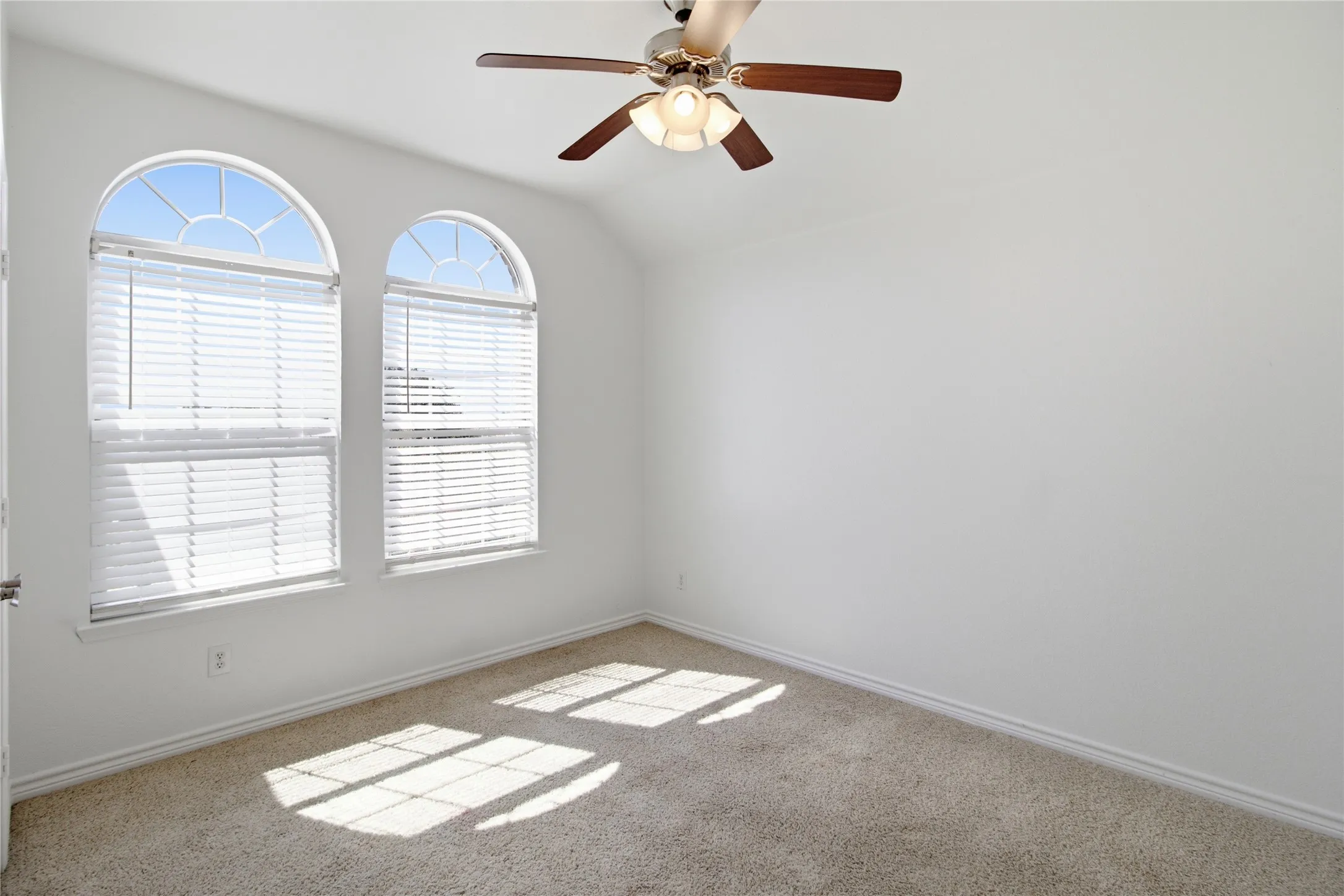 Single Family Residence For Sale in Kaufman County , 2030 Diamondback, Forney, Texas 75126, 4 Bedroom, 3 Bathroom, 2 Garage spaces, 2,432 Sqft, built in 2008, Price $379,000, mls#21363591, Real Estate Agent in Forney, Homes For Sale in Kaufman county, Homes For Sale in Forney, Realtor in Forney Texas, Real Estate Brokerage Independent Realty Texas, Luminita Cordes Realtor