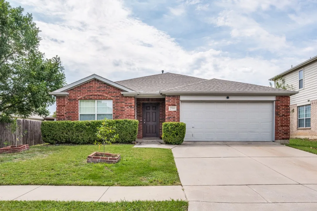 Single Family Residence For Sale in Tarrant County , 2509 Aiken Lane, Fort Worth, Texas 76123, 4 Bedroom, 2 Bathroom, 2 Garage spaces, 1,830 Sqft, built in 2003, mls#21368545, Real Estate Agent in Fort Worth, Homes For Sale in Tarrant county, Homes For Sale in Fort Worth, Realtor in Fort Worth Texas, Real Estate Brokerage Independent Realty Texas, Luminita Cordes Realtor