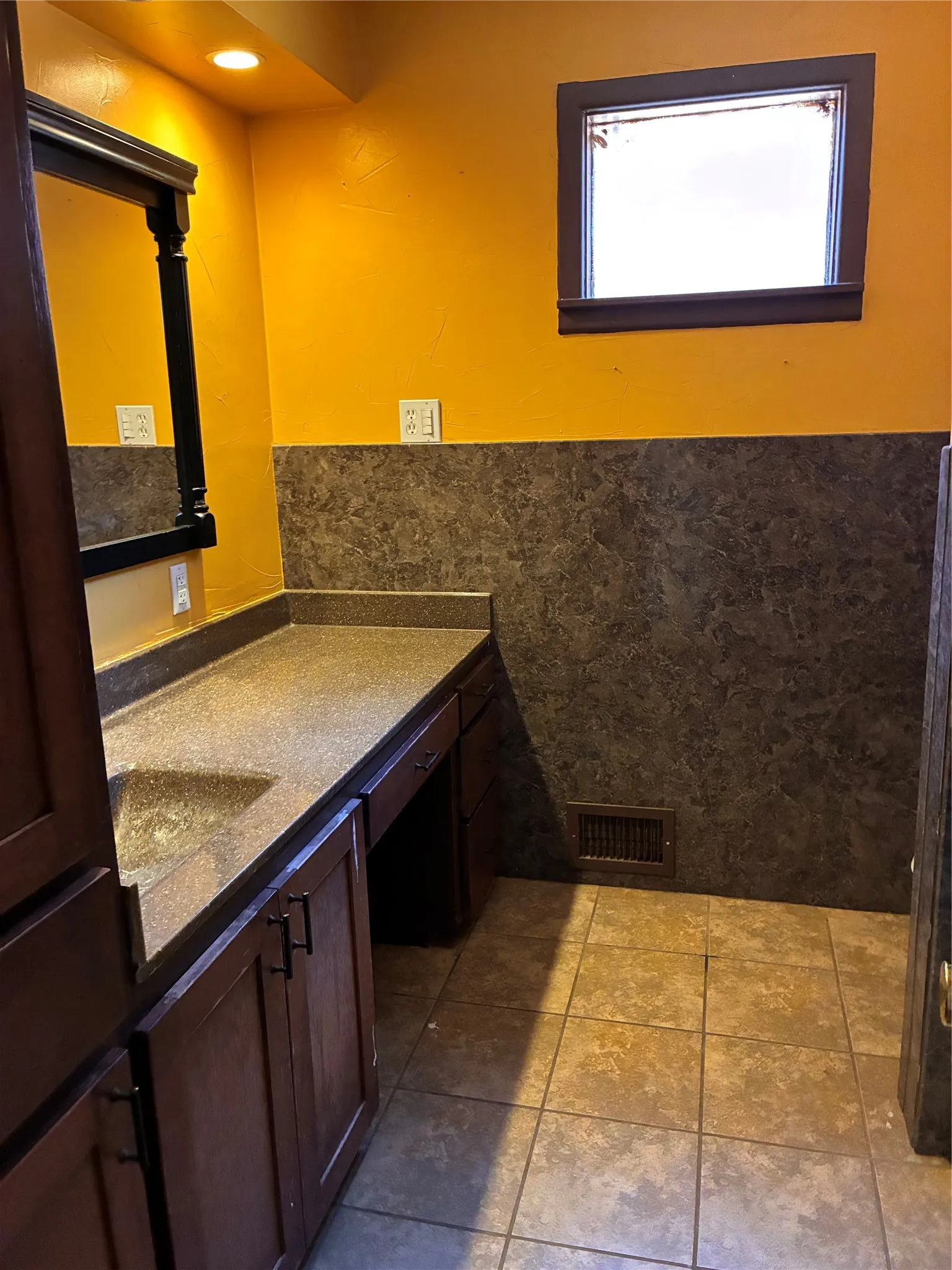 Main bathroom