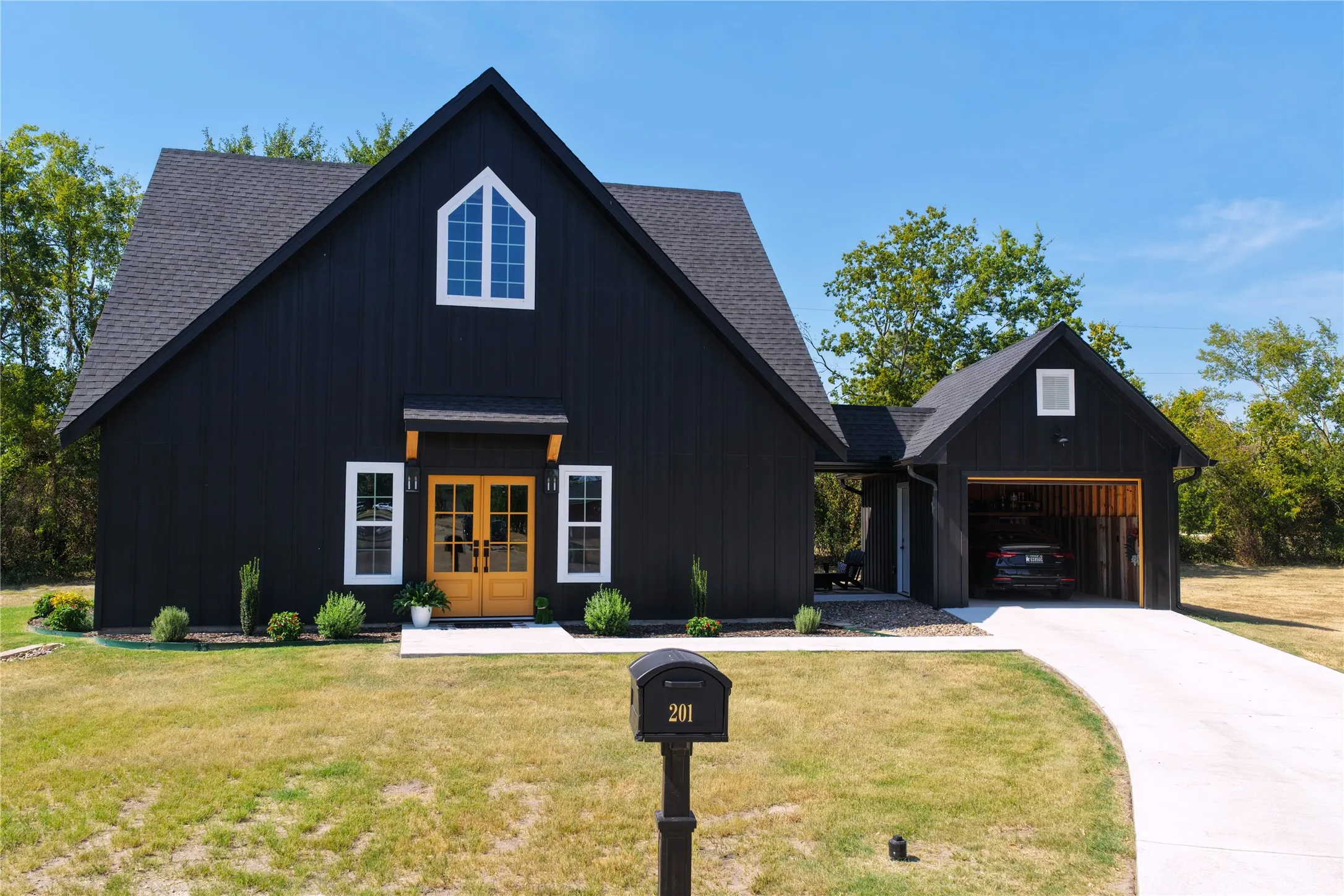 Single Family Residence For Sale in Limestone County , 201 Man-O-War, Groesbeck, Texas 76642, 1 Bedroom, 2 Bathroom, 1 Garage spaces, 1,200 Sqft, built in 2026, mls#21367260, Real Estate Agent in Groesbeck, Homes For Sale in Limestone county, Homes For Sale in Groesbeck, Realtor in Groesbeck Texas, Real Estate Brokerage Independent Realty Texas, Luminita Cordes Realtor