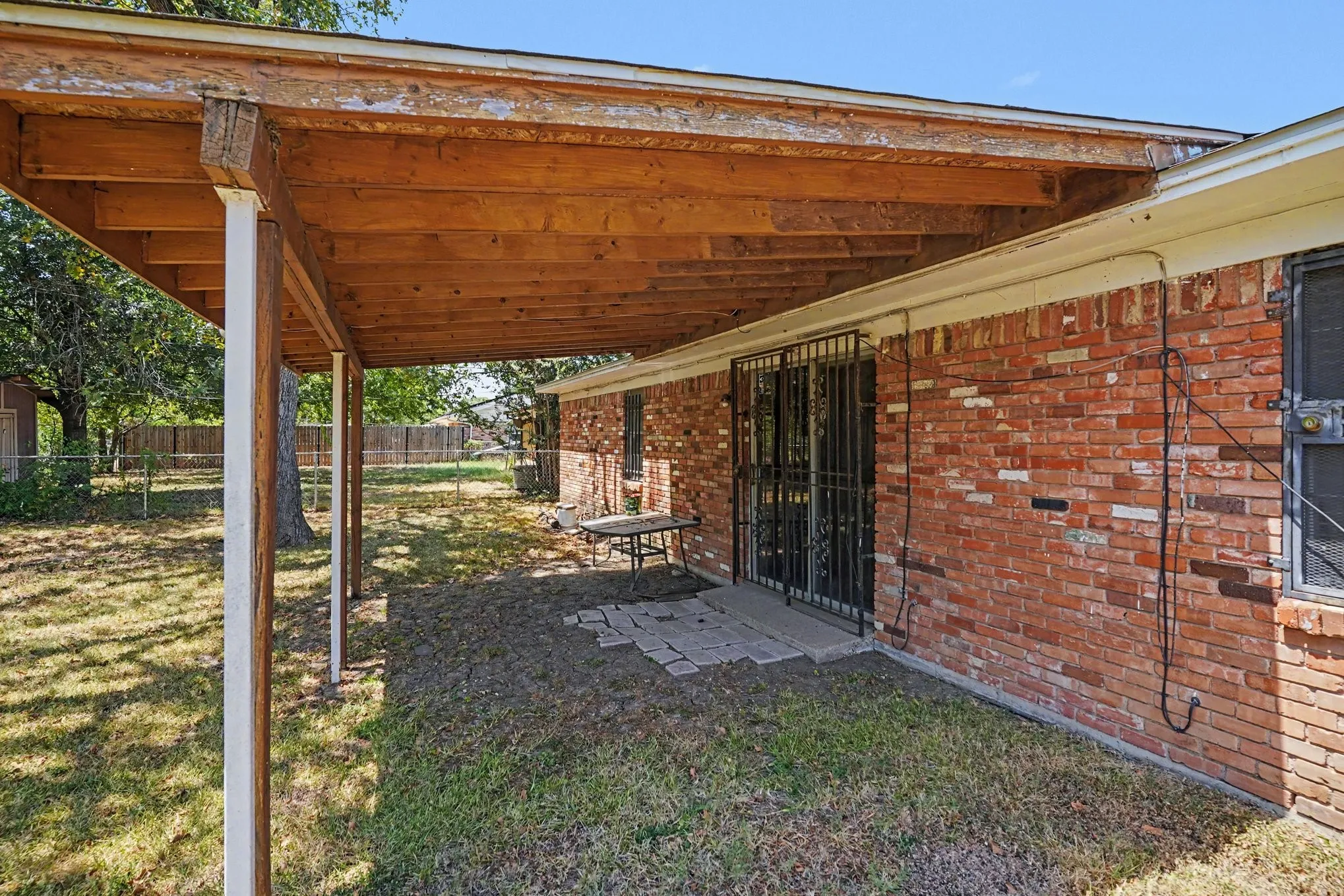 Single Family Residence For Sale in Dallas County , 6620 Atha Drive, Dallas, Texas 75217, 3 Bedroom, 2 Bathroom, 1 Garage spaces, 1,197 Sqft, built in 1963, mls#21363890, Real Estate Agent in Dallas, Homes For Sale in Dallas county, Homes For Sale in Dallas, Realtor in Dallas Texas, Real Estate Brokerage Independent Realty Texas, Luminita Cordes Realtor