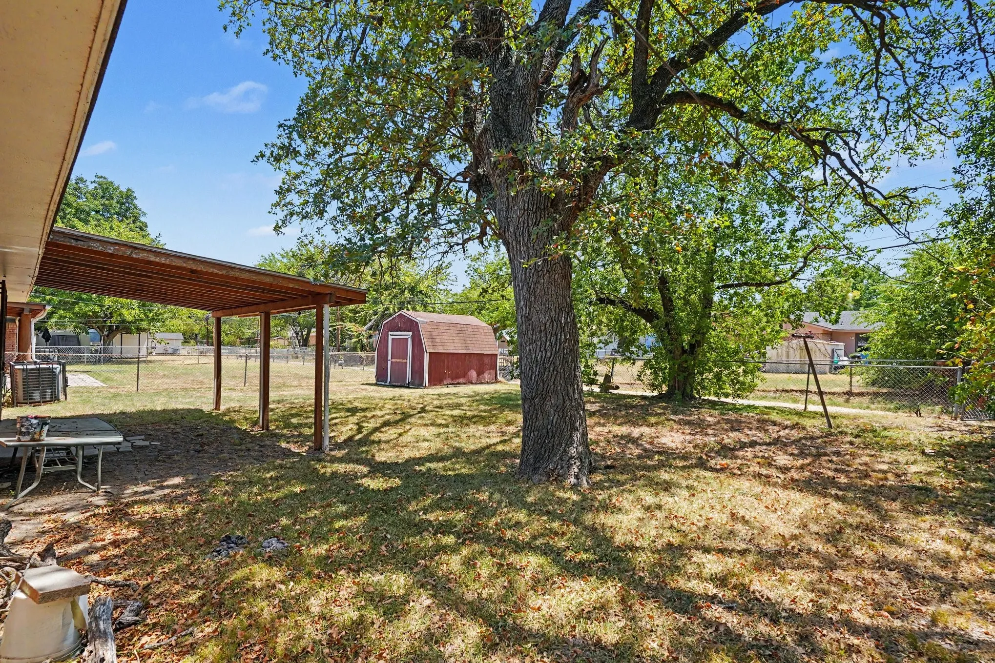 Single Family Residence For Sale in Dallas County , 6620 Atha Drive, Dallas, Texas 75217, 3 Bedroom, 2 Bathroom, 1 Garage spaces, 1,197 Sqft, built in 1963, mls#21363890, Real Estate Agent in Dallas, Homes For Sale in Dallas county, Homes For Sale in Dallas, Realtor in Dallas Texas, Real Estate Brokerage Independent Realty Texas, Luminita Cordes Realtor