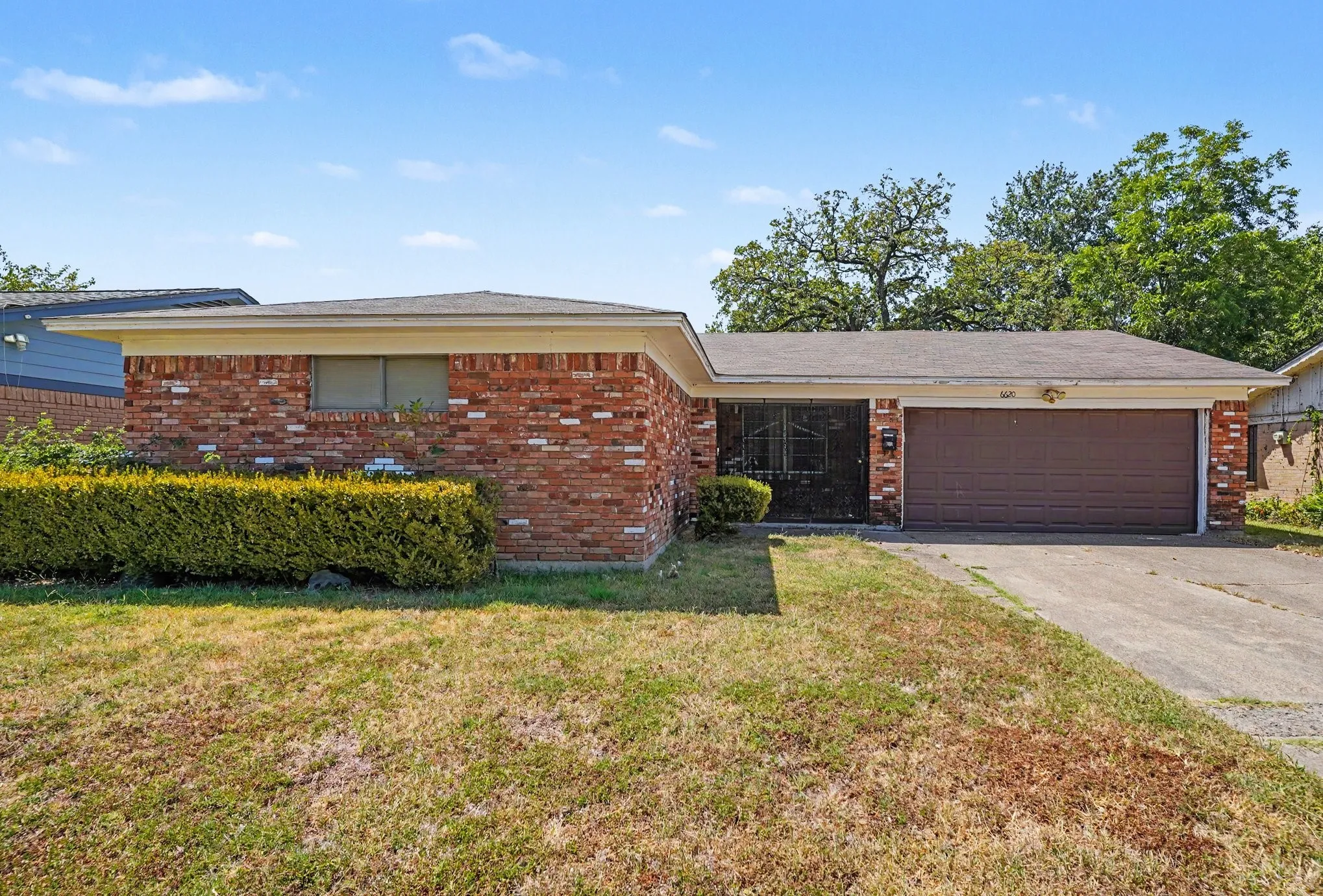 Single Family Residence For Sale in Dallas County , 6620 Atha Drive, Dallas, Texas 75217, 3 Bedroom, 2 Bathroom, 1 Garage spaces, 1,197 Sqft, built in 1963, mls#21363890, Real Estate Agent in Dallas, Homes For Sale in Dallas county, Homes For Sale in Dallas, Realtor in Dallas Texas, Real Estate Brokerage Independent Realty Texas, Luminita Cordes Realtor
