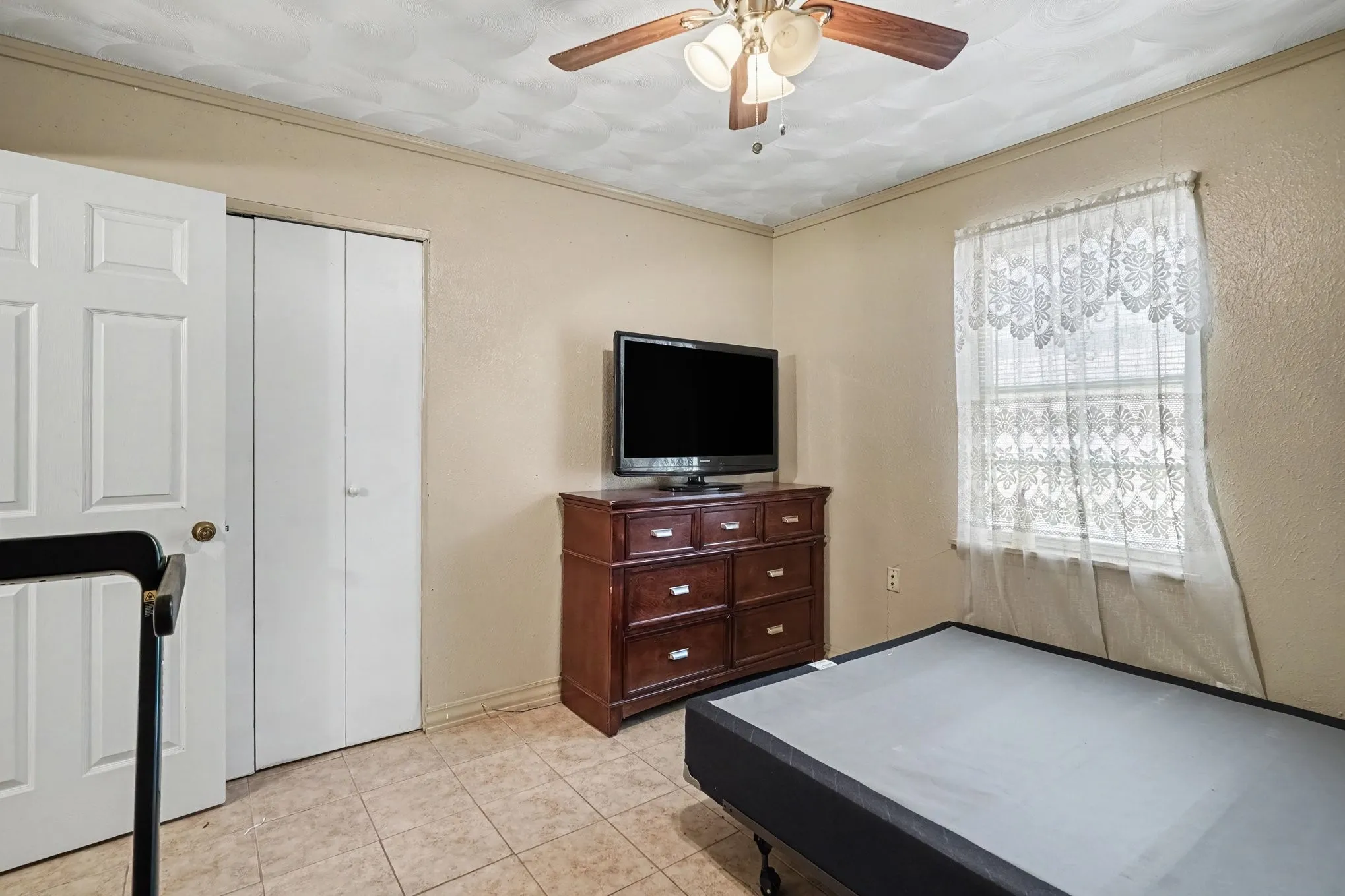 Single Family Residence For Sale in Dallas County , 6620 Atha Drive, Dallas, Texas 75217, 3 Bedroom, 2 Bathroom, 1 Garage spaces, 1,197 Sqft, built in 1963, mls#21363890, Real Estate Agent in Dallas, Homes For Sale in Dallas county, Homes For Sale in Dallas, Realtor in Dallas Texas, Real Estate Brokerage Independent Realty Texas, Luminita Cordes Realtor