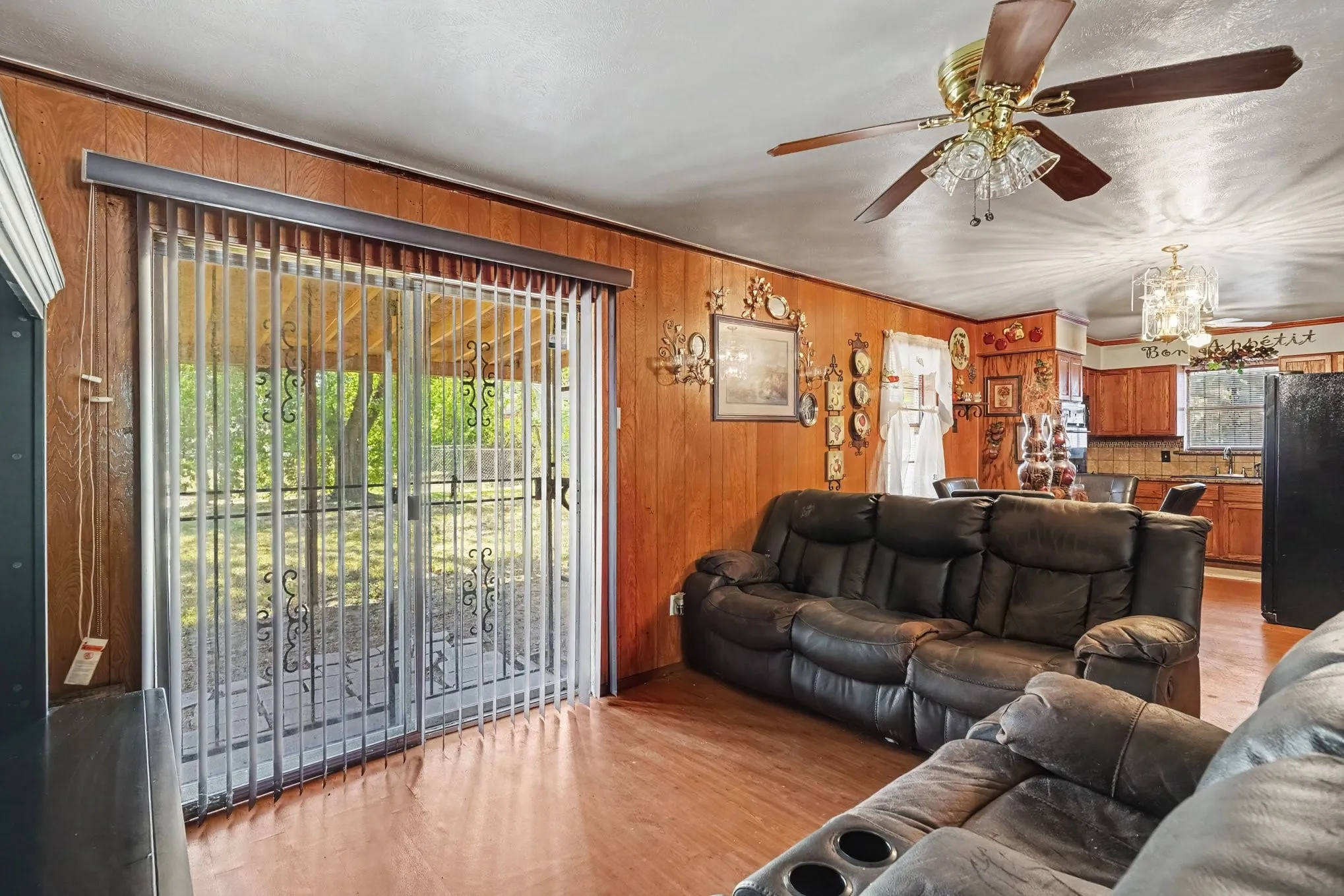 Single Family Residence For Sale in Dallas County , 6620 Atha Drive, Dallas, Texas 75217, 3 Bedroom, 2 Bathroom, 1 Garage spaces, 1,197 Sqft, built in 1963, mls#21363890, Real Estate Agent in Dallas, Homes For Sale in Dallas county, Homes For Sale in Dallas, Realtor in Dallas Texas, Real Estate Brokerage Independent Realty Texas, Luminita Cordes Realtor