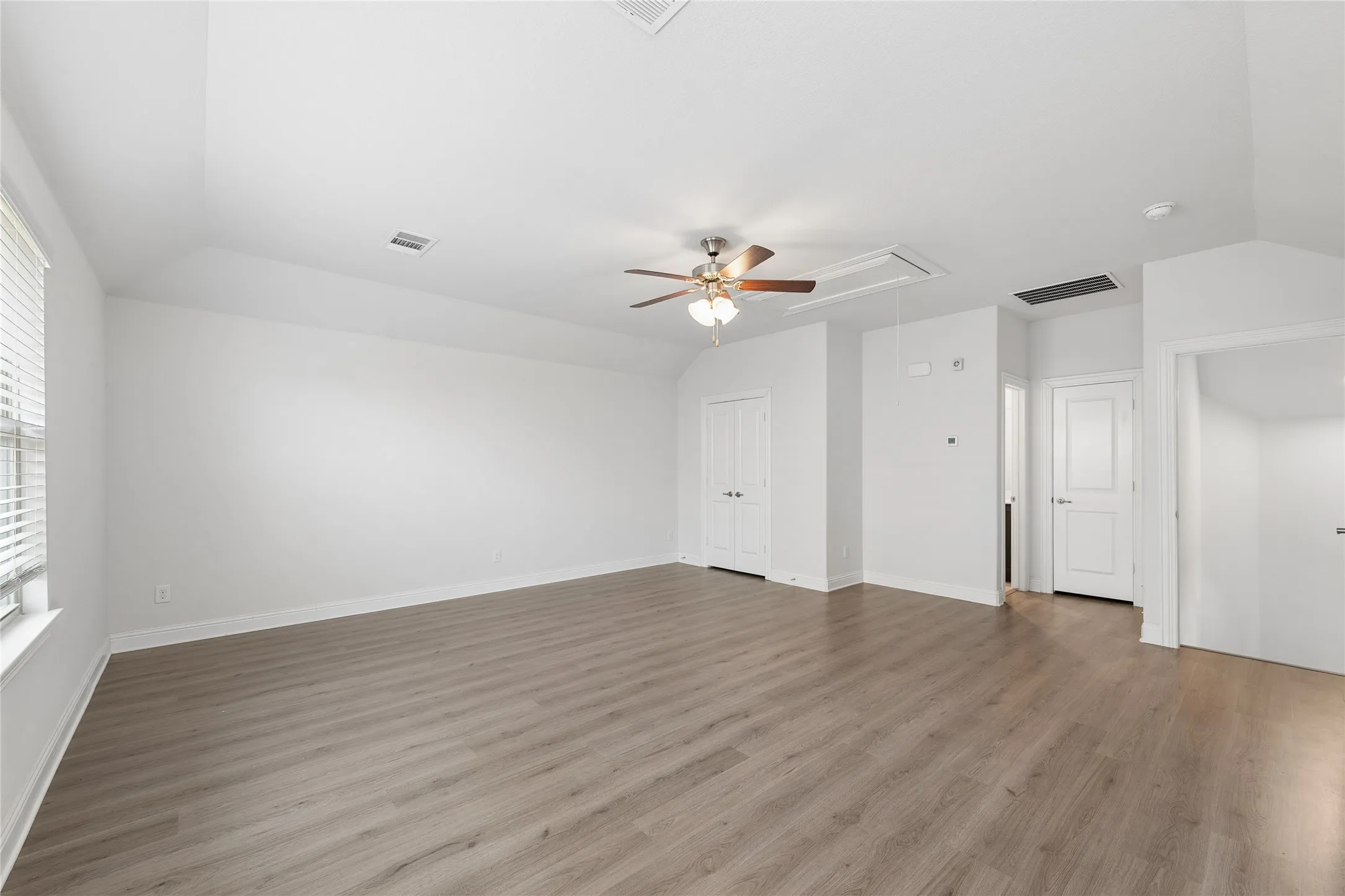 Single Family Residence For Rent in Denton County , 10917 Blaze Street, Aubrey, Texas 76227, 4 Bedroom, 3 Bathroom, 2 Garage spaces, 2,510 Sqft, built in 2018, mls#21368552, Real Estate Agent in Aubrey, Homes For Rent in Denton county, Homes For Rent in Aubrey, Realtor in Aubrey Texas, Real Estate Brokerage Independent Realty Texas, Luminita Cordes Realtor