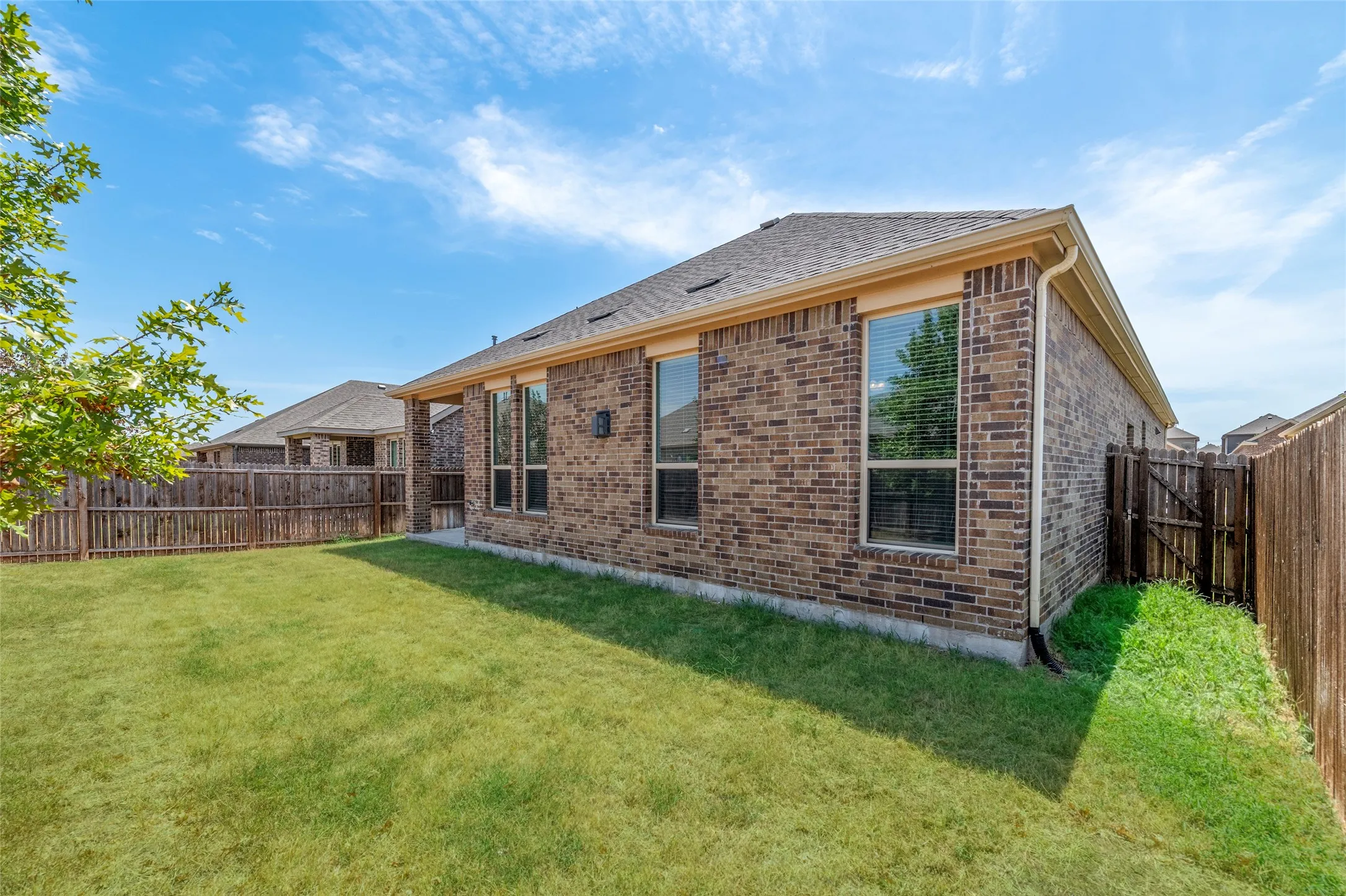 Single Family Residence For Rent in Denton County , 10917 Blaze Street, Aubrey, Texas 76227, 4 Bedroom, 3 Bathroom, 2 Garage spaces, 2,510 Sqft, built in 2018, mls#21368552, Real Estate Agent in Aubrey, Homes For Rent in Denton county, Homes For Rent in Aubrey, Realtor in Aubrey Texas, Real Estate Brokerage Independent Realty Texas, Luminita Cordes Realtor