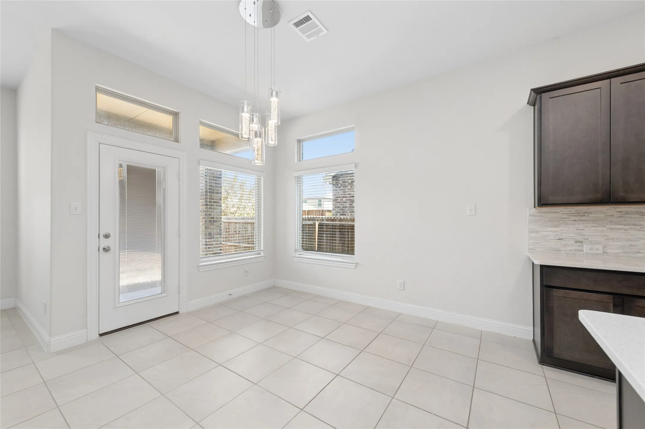 Single Family Residence For Rent in Denton County , 10917 Blaze Street, Aubrey, Texas 76227, 4 Bedroom, 3 Bathroom, 2 Garage spaces, 2,510 Sqft, built in 2018, mls#21368552, Real Estate Agent in Aubrey, Homes For Rent in Denton county, Homes For Rent in Aubrey, Realtor in Aubrey Texas, Real Estate Brokerage Independent Realty Texas, Luminita Cordes Realtor
