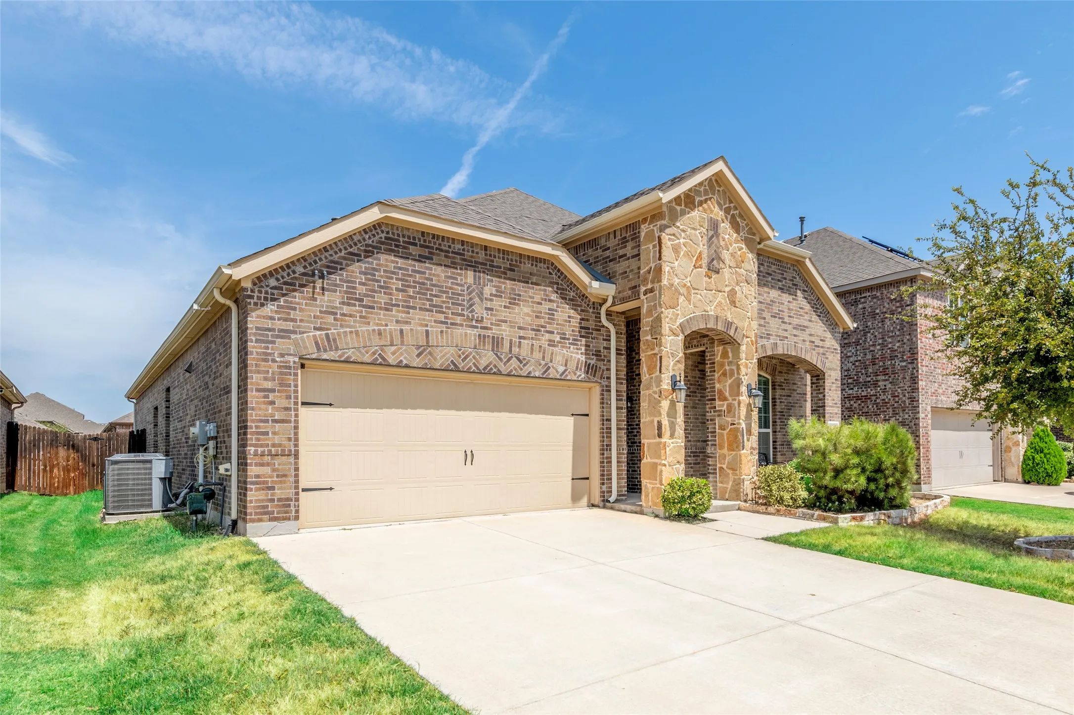 Single Family Residence For Rent in Denton County , 10917 Blaze Street, Aubrey, Texas 76227, 4 Bedroom, 3 Bathroom, 2 Garage spaces, 2,510 Sqft, built in 2018, mls#21368552, Real Estate Agent in Aubrey, Homes For Rent in Denton county, Homes For Rent in Aubrey, Realtor in Aubrey Texas, Real Estate Brokerage Independent Realty Texas, Luminita Cordes Realtor