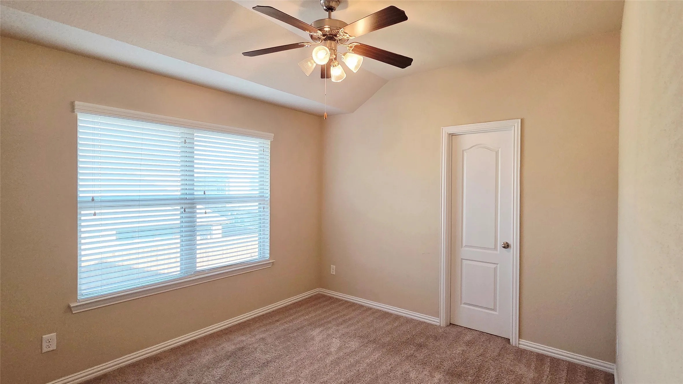Single Family Residence For Rent in Denton County , 4364 Peregrine Way, Carrollton, Texas 75010, 3 Bedroom, 3 Bathroom, 2 Garage spaces, 1,894 Sqft, built in 2009, mls#21367568, Real Estate Agent in Carrollton, Homes For Rent in Denton county, Homes For Rent in Carrollton, Realtor in Carrollton Texas, Real Estate Brokerage Independent Realty Texas, Luminita Cordes Realtor