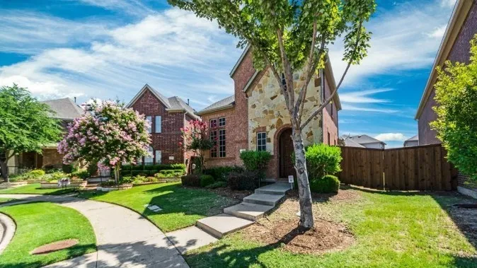 Single Family Residence For Rent in Denton County , 4364 Peregrine Way, Carrollton, Texas 75010, 3 Bedroom, 3 Bathroom, 2 Garage spaces, 1,894 Sqft, built in 2009, mls#21367568, Real Estate Agent in Carrollton, Homes For Rent in Denton county, Homes For Rent in Carrollton, Realtor in Carrollton Texas, Real Estate Brokerage Independent Realty Texas, Luminita Cordes Realtor