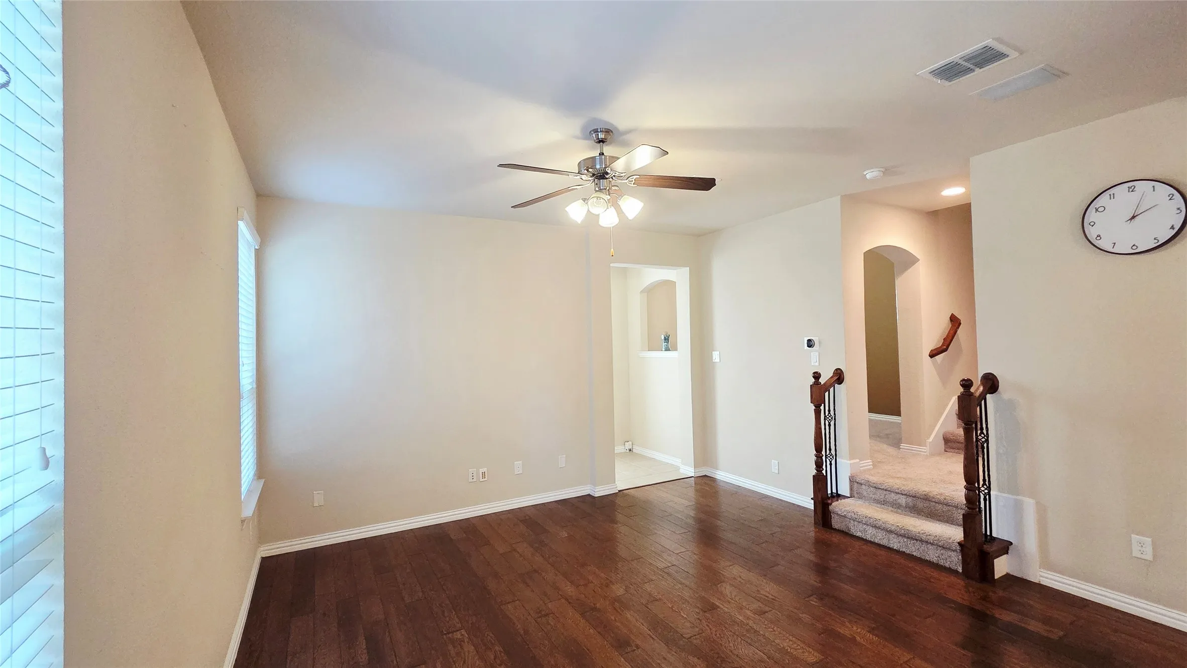Single Family Residence For Rent in Denton County , 4364 Peregrine Way, Carrollton, Texas 75010, 3 Bedroom, 3 Bathroom, 2 Garage spaces, 1,894 Sqft, built in 2009, mls#21367568, Real Estate Agent in Carrollton, Homes For Rent in Denton county, Homes For Rent in Carrollton, Realtor in Carrollton Texas, Real Estate Brokerage Independent Realty Texas, Luminita Cordes Realtor