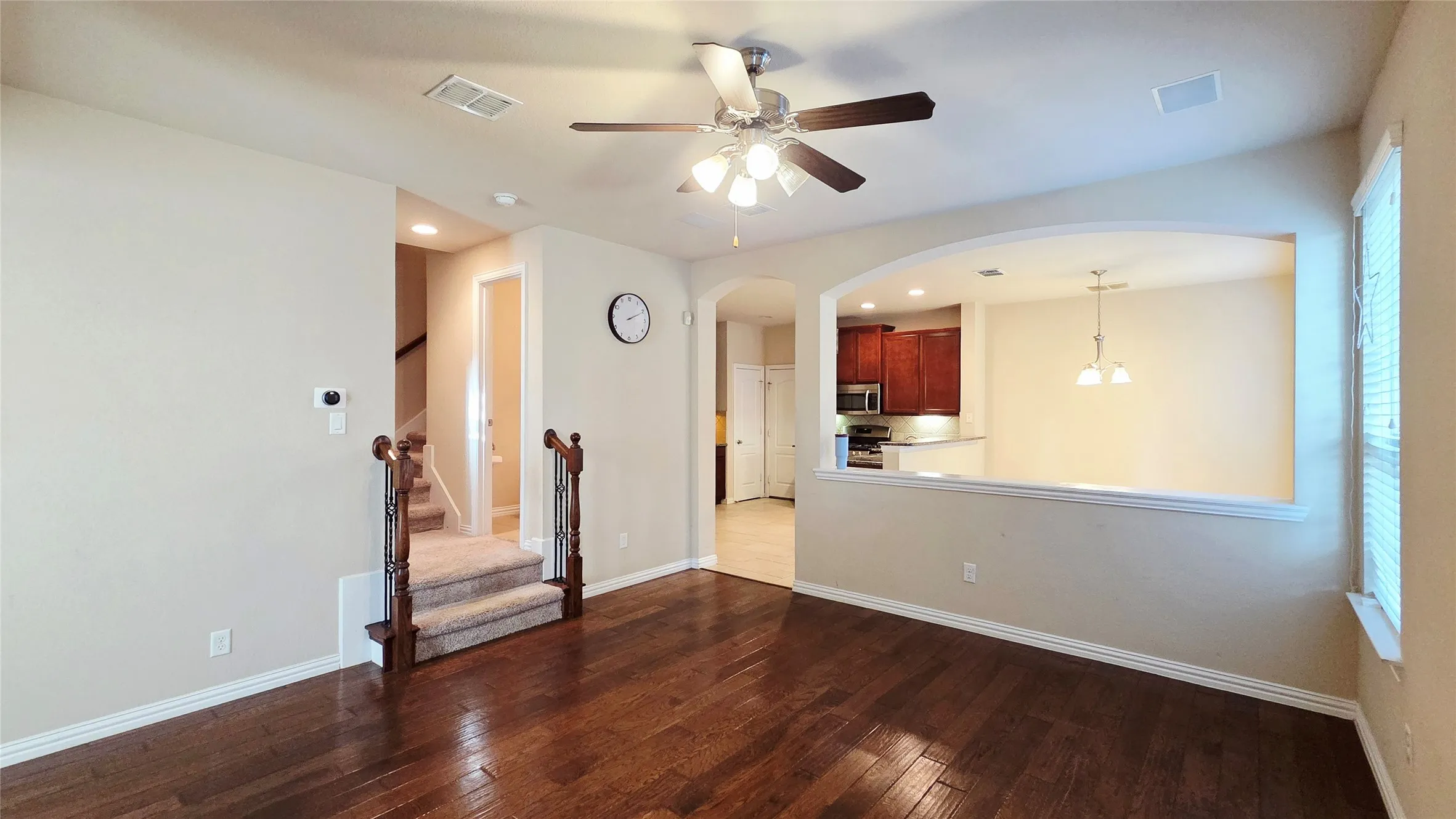 Single Family Residence For Rent in Denton County , 4364 Peregrine Way, Carrollton, Texas 75010, 3 Bedroom, 3 Bathroom, 2 Garage spaces, 1,894 Sqft, built in 2009, mls#21367568, Real Estate Agent in Carrollton, Homes For Rent in Denton county, Homes For Rent in Carrollton, Realtor in Carrollton Texas, Real Estate Brokerage Independent Realty Texas, Luminita Cordes Realtor
