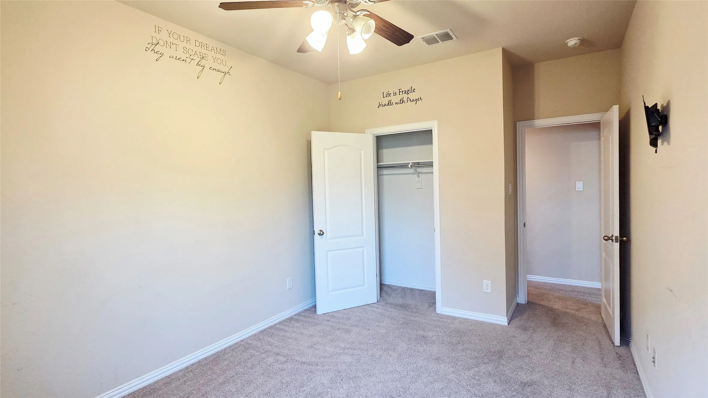Single Family Residence For Rent in Denton County , 4364 Peregrine Way, Carrollton, Texas 75010, 3 Bedroom, 3 Bathroom, 2 Garage spaces, 1,894 Sqft, built in 2009, mls#21367568, Real Estate Agent in Carrollton, Homes For Rent in Denton county, Homes For Rent in Carrollton, Realtor in Carrollton Texas, Real Estate Brokerage Independent Realty Texas, Luminita Cordes Realtor