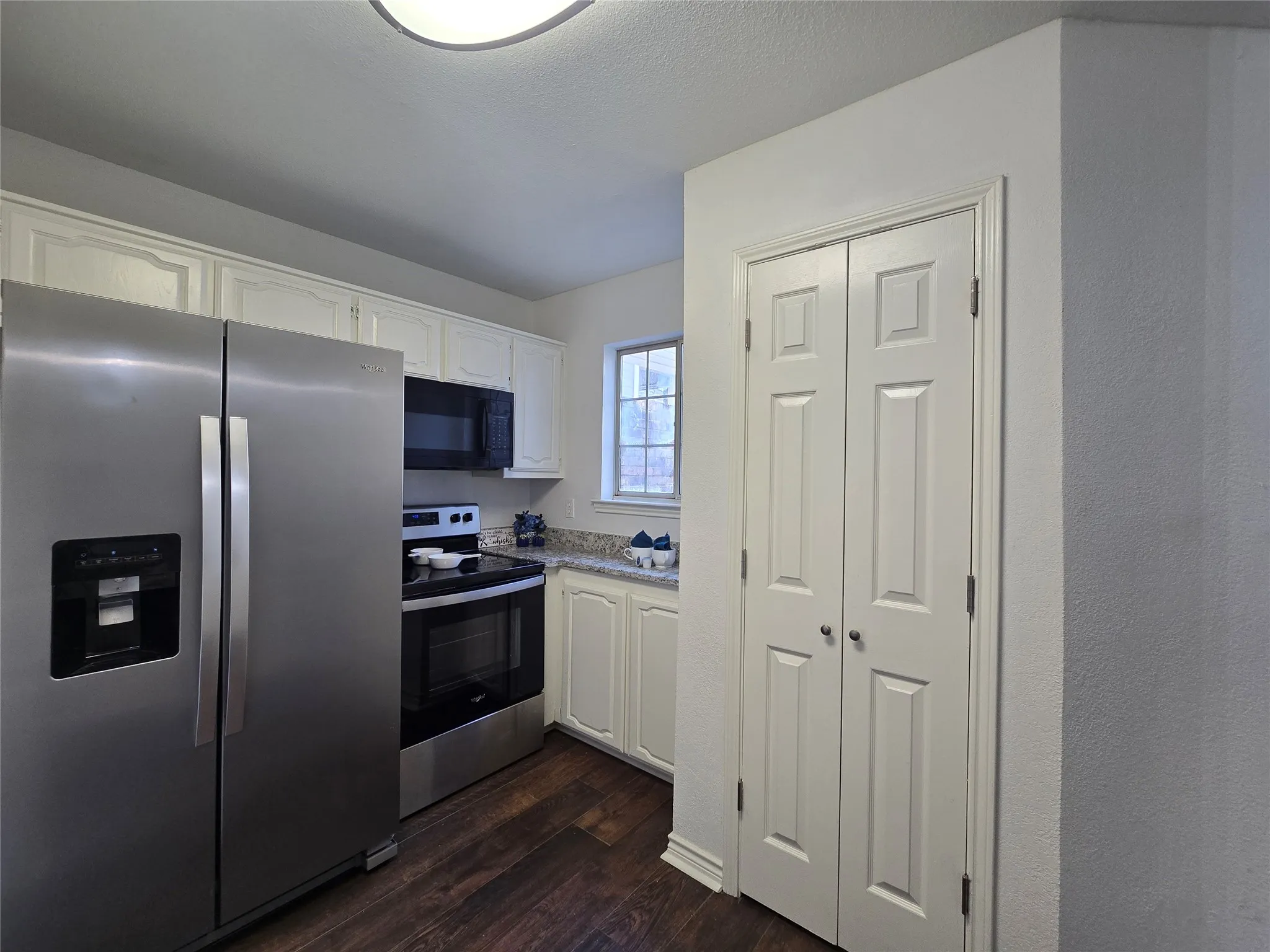 Single Family Residence For Rent in Dallas County , 2961 N Bend Drive, Dallas, Texas 75229, 3 Bedroom, 3 Bathroom, 2 Garage spaces, 1,514 Sqft, built in 1987, mls#21368558, Real Estate Agent in Dallas, Homes For Rent in Dallas county, Homes For Rent in Dallas, Realtor in Dallas Texas, Real Estate Brokerage Independent Realty Texas, Luminita Cordes Realtor