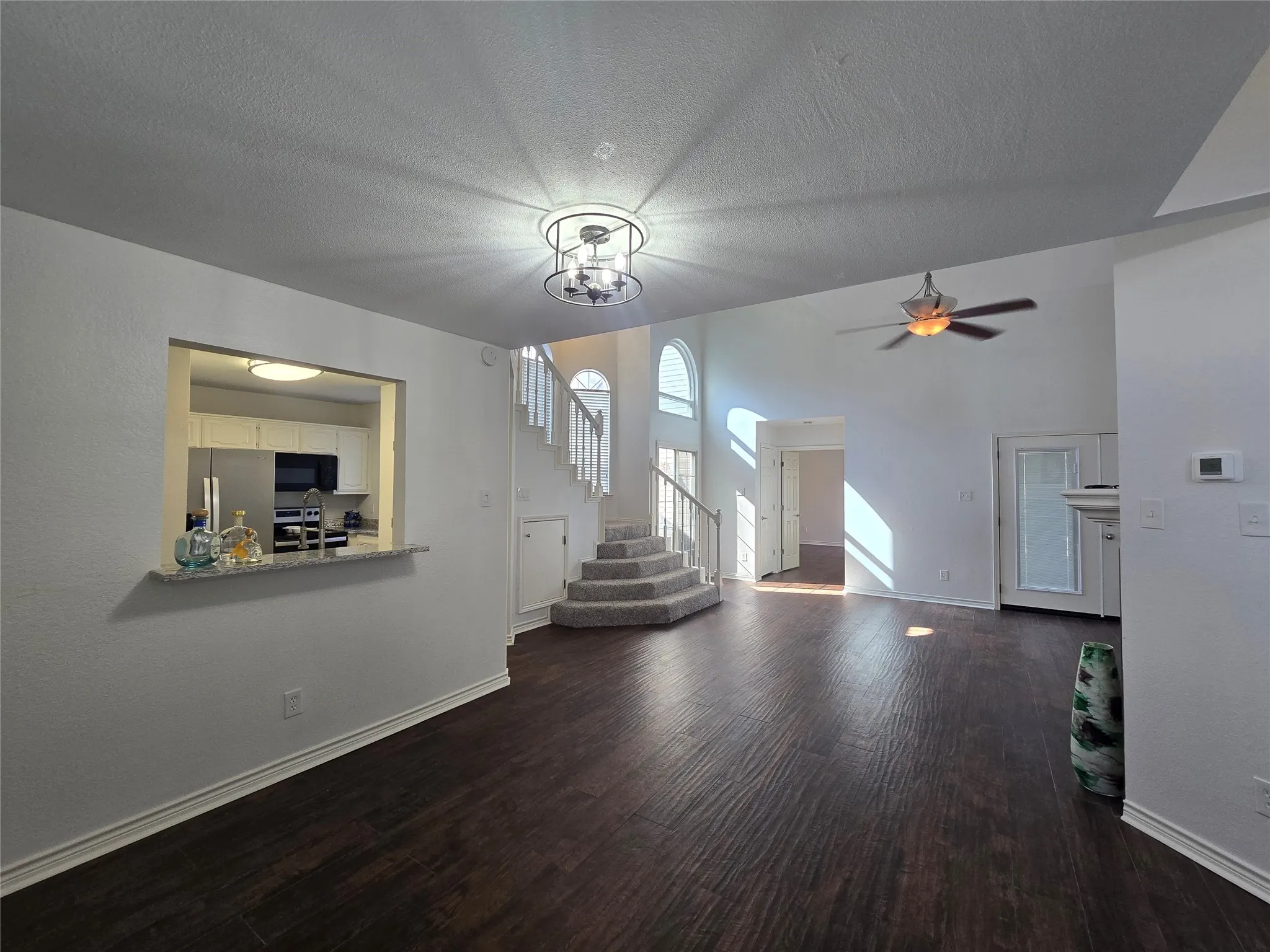 Single Family Residence For Rent in Dallas County , 2961 N Bend Drive, Dallas, Texas 75229, 3 Bedroom, 3 Bathroom, 2 Garage spaces, 1,514 Sqft, built in 1987, mls#21368558, Real Estate Agent in Dallas, Homes For Rent in Dallas county, Homes For Rent in Dallas, Realtor in Dallas Texas, Real Estate Brokerage Independent Realty Texas, Luminita Cordes Realtor