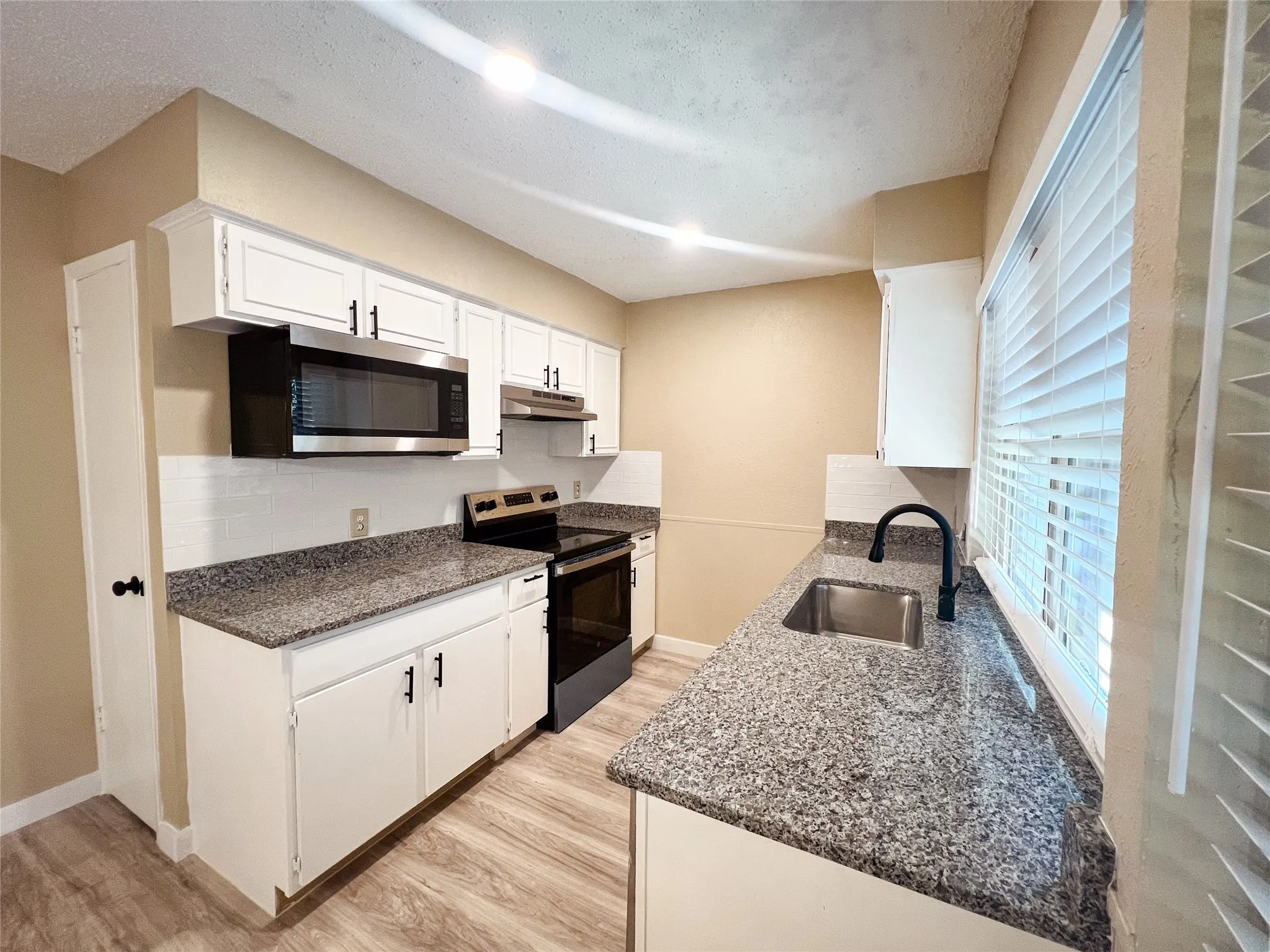 Single Family Residence For Sale in Dallas County , 2213 E Biscayne Drive, Irving, Texas 75060, 3 Bedroom, 2 Bathroom, 1 Garage spaces, 1,200 Sqft, built in 1968, mls#21368559, Real Estate Agent in Irving, Homes For Sale in Dallas county, Homes For Sale in Irving, Realtor in Irving Texas, Real Estate Brokerage Independent Realty Texas, Luminita Cordes Realtor