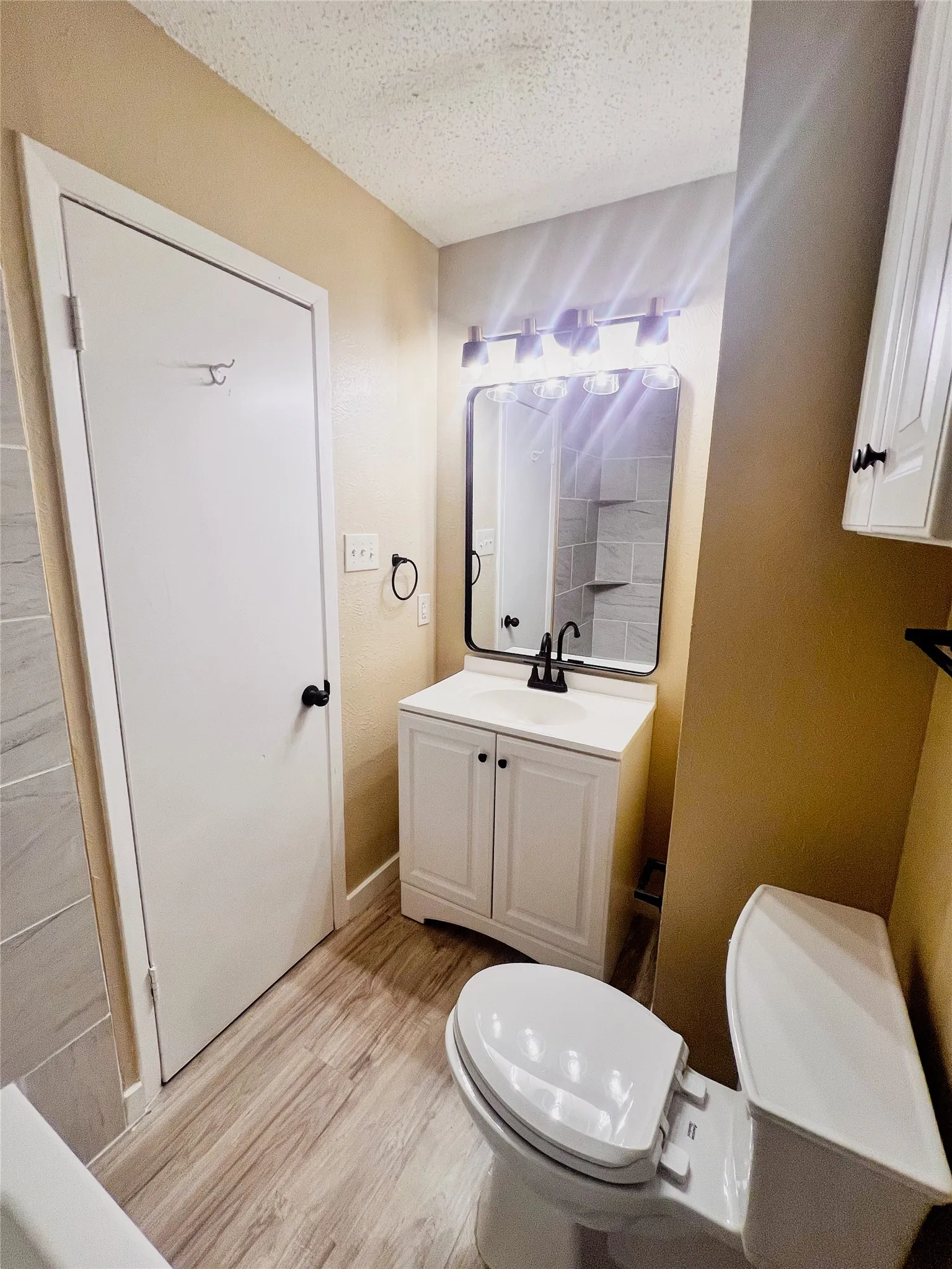 Single Family Residence For Sale in Dallas County , 2213 E Biscayne Drive, Irving, Texas 75060, 3 Bedroom, 2 Bathroom, 1 Garage spaces, 1,200 Sqft, built in 1968, mls#21368559, Real Estate Agent in Irving, Homes For Sale in Dallas county, Homes For Sale in Irving, Realtor in Irving Texas, Real Estate Brokerage Independent Realty Texas, Luminita Cordes Realtor