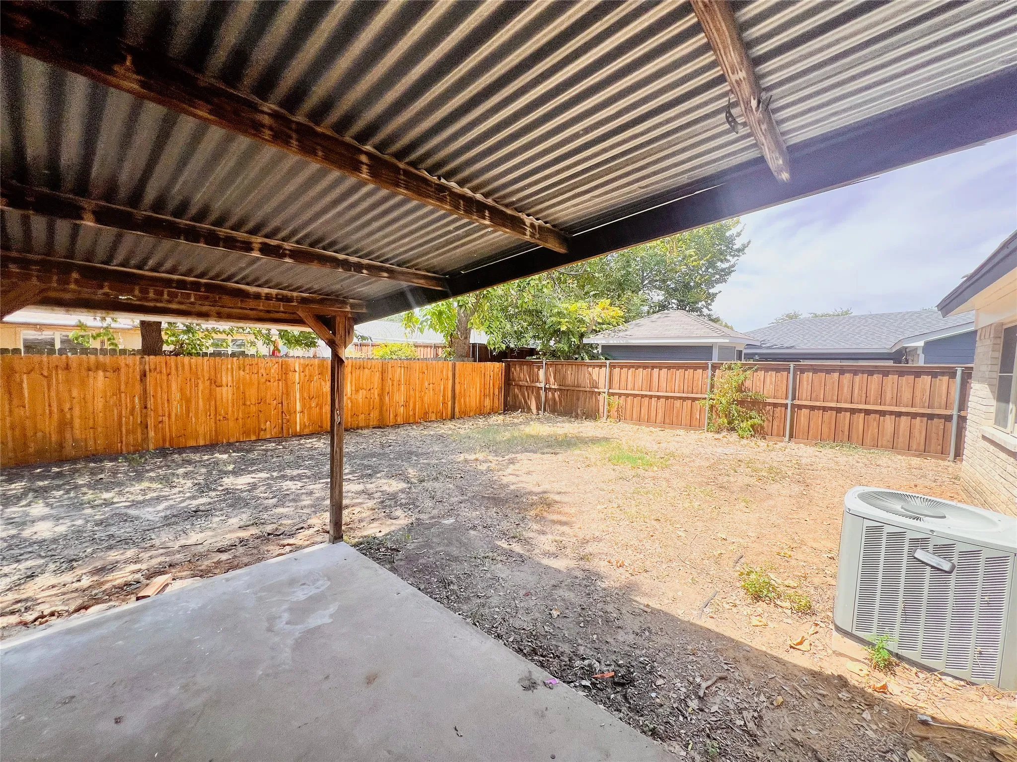 Single Family Residence For Sale in Dallas County , 2213 E Biscayne Drive, Irving, Texas 75060, 3 Bedroom, 2 Bathroom, 1 Garage spaces, 1,200 Sqft, built in 1968, mls#21368559, Real Estate Agent in Irving, Homes For Sale in Dallas county, Homes For Sale in Irving, Realtor in Irving Texas, Real Estate Brokerage Independent Realty Texas, Luminita Cordes Realtor