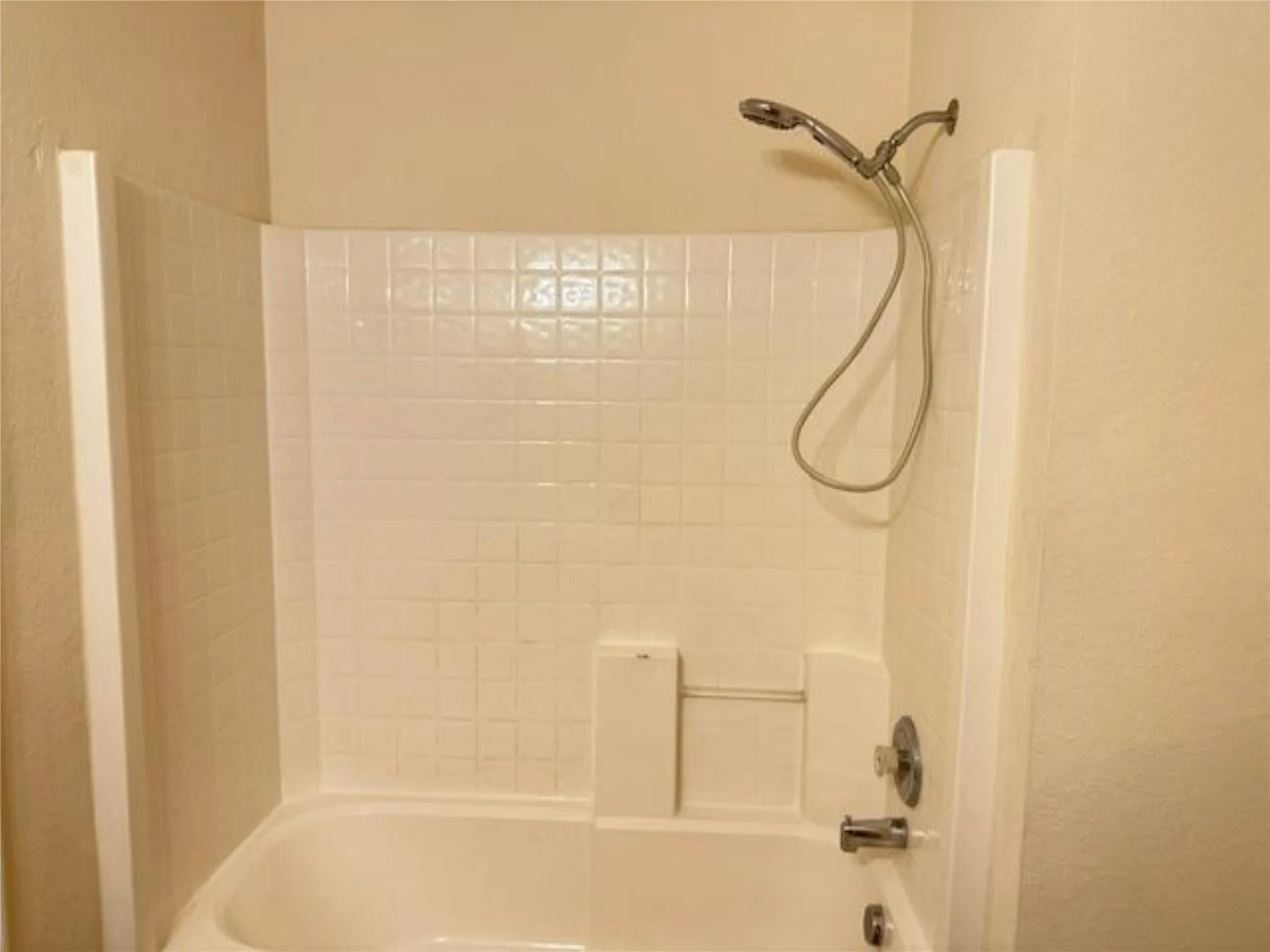 Single Family Residence For Rent in Collin County , 1526 Creek Springs Drive, Allen, Texas 75002, 3 Bedroom, 2 Bathroom, 2 Garage spaces, 1,984 Sqft, built in 2002, mls#21368538, Real Estate Agent in Allen, Homes For Rent in Collin county, Homes For Rent in Allen, Realtor in Allen Texas, Real Estate Brokerage Independent Realty Texas, Luminita Cordes Realtor