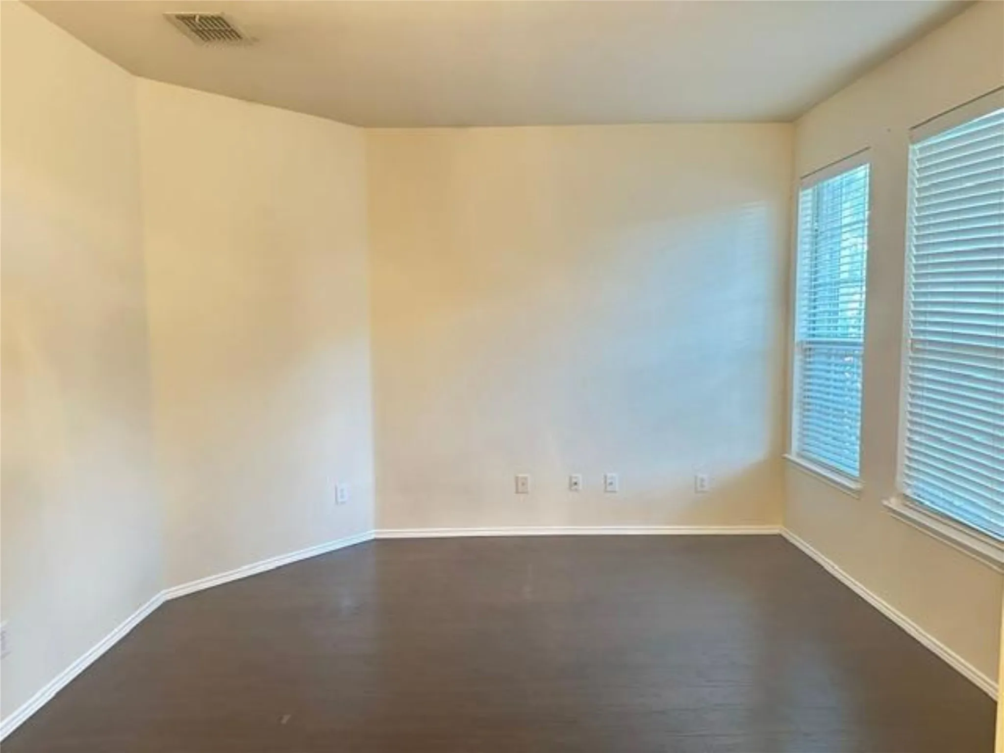 Single Family Residence For Rent in Collin County , 1526 Creek Springs Drive, Allen, Texas 75002, 3 Bedroom, 2 Bathroom, 2 Garage spaces, 1,984 Sqft, built in 2002, mls#21368538, Real Estate Agent in Allen, Homes For Rent in Collin county, Homes For Rent in Allen, Realtor in Allen Texas, Real Estate Brokerage Independent Realty Texas, Luminita Cordes Realtor