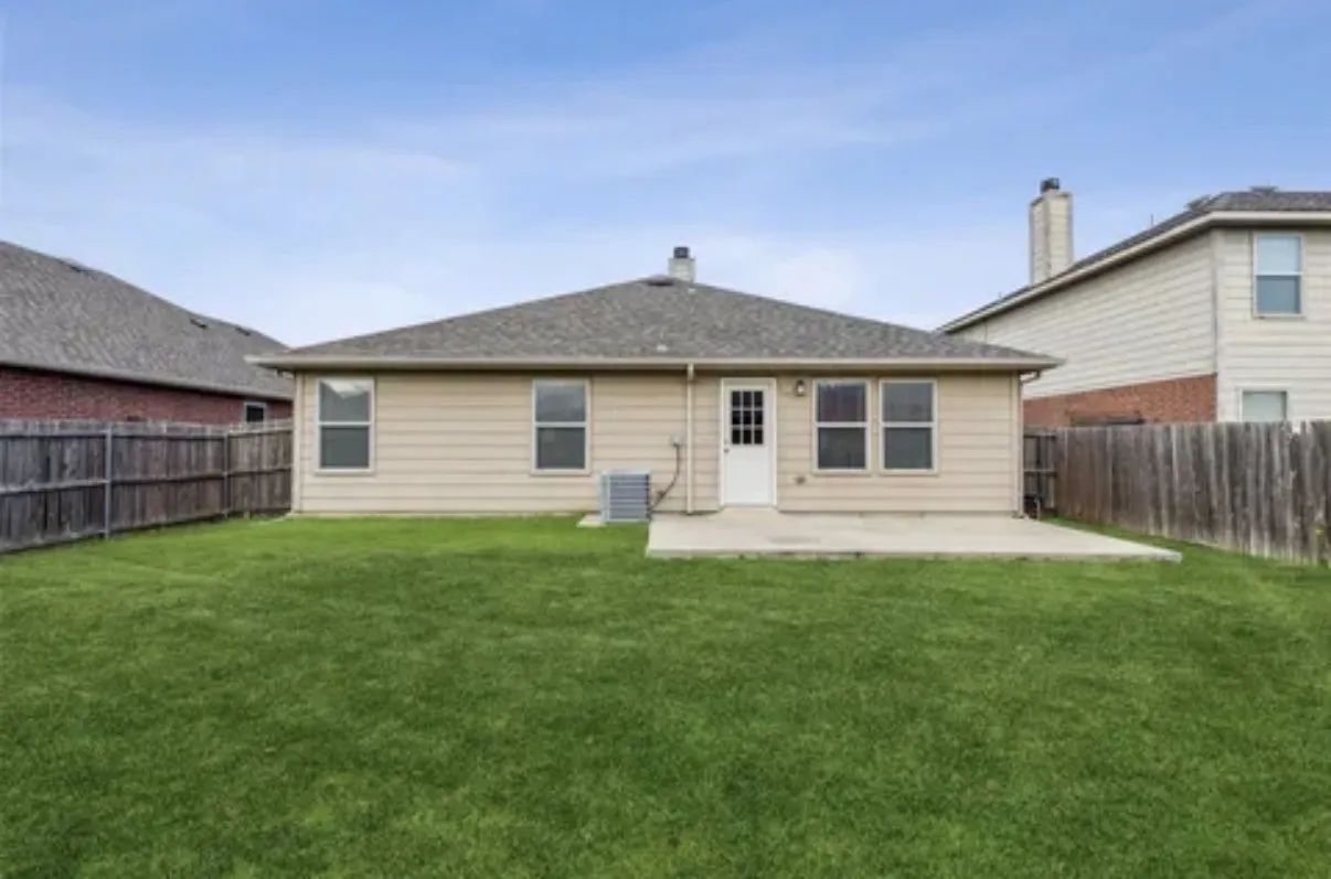 Single Family Residence For Rent in Denton County , 1500 Mockingbird Drive, Aubrey, Texas 76227, 3 Bedroom, 2 Bathroom, 2 Garage spaces, 1,653 Sqft, built in 2009, mls#21367505, Real Estate Agent in Aubrey, Homes For Rent in Denton county, Homes For Rent in Aubrey, Realtor in Aubrey Texas, Real Estate Brokerage Independent Realty Texas, Luminita Cordes Realtor