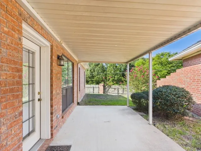 Single Family Residence For Sale in Henderson County , 806 Torribrooke Lane, Athens, Texas 75751, 2 Bedroom, 3 Bathroom, 2 Garage spaces, 1,716 Sqft, built in 1999, mls#21368026, Real Estate Agent in Athens, Homes For Sale in Henderson county, Homes For Sale in Athens, Realtor in Athens Texas, Real Estate Brokerage Independent Realty Texas, Luminita Cordes Realtor