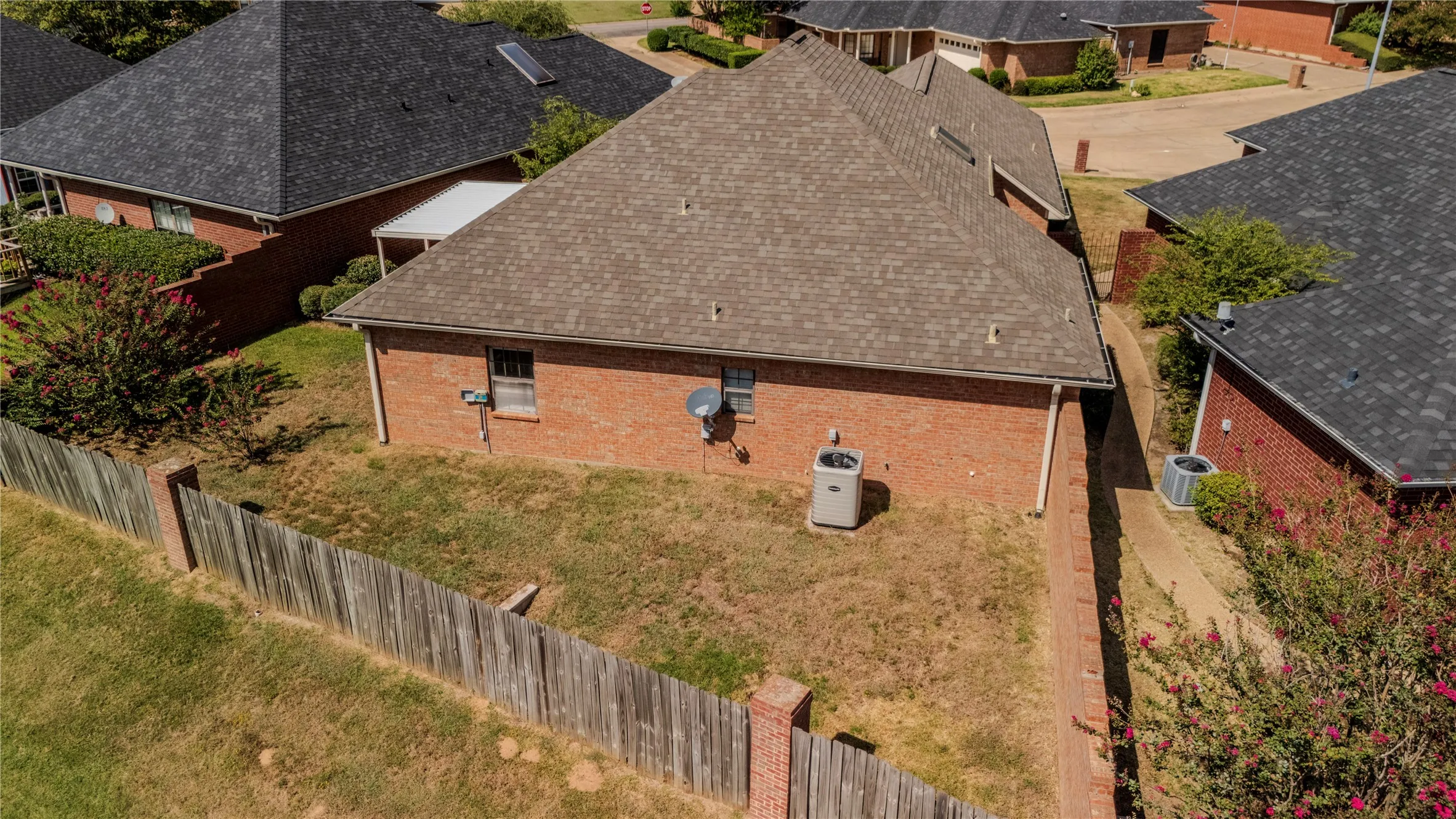 Single Family Residence For Sale in Henderson County , 806 Torribrooke Lane, Athens, Texas 75751, 2 Bedroom, 3 Bathroom, 2 Garage spaces, 1,716 Sqft, built in 1999, mls#21368026, Real Estate Agent in Athens, Homes For Sale in Henderson county, Homes For Sale in Athens, Realtor in Athens Texas, Real Estate Brokerage Independent Realty Texas, Luminita Cordes Realtor