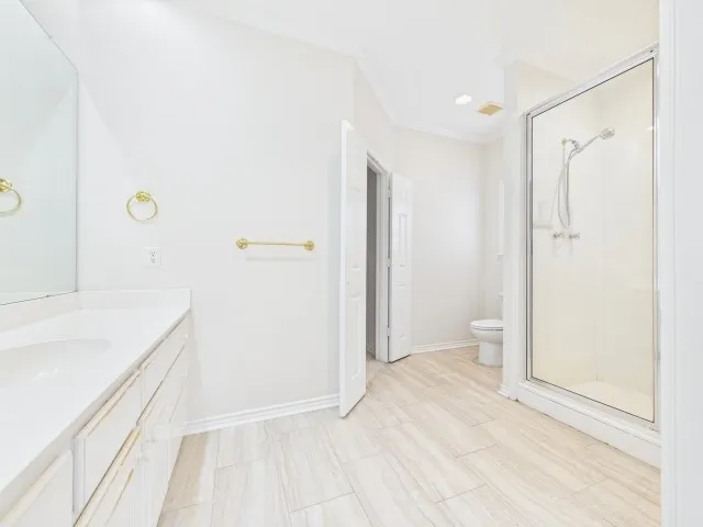 Single Family Residence For Sale in Henderson County , 806 Torribrooke Lane, Athens, Texas 75751, 2 Bedroom, 3 Bathroom, 2 Garage spaces, 1,716 Sqft, built in 1999, mls#21368026, Real Estate Agent in Athens, Homes For Sale in Henderson county, Homes For Sale in Athens, Realtor in Athens Texas, Real Estate Brokerage Independent Realty Texas, Luminita Cordes Realtor