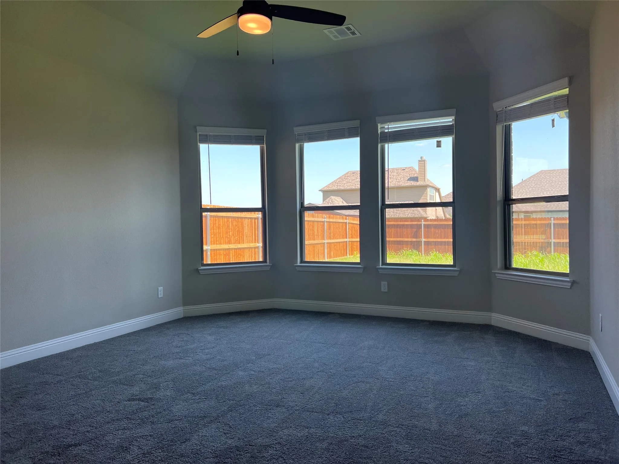 Single Family Residence For Rent in Ellis County , 249 Lillian Lane, Waxahachie, Texas 75165, 4 Bedroom, 3 Bathroom, 2 Garage spaces, 2,613 Sqft, built in 2022, mls#21368564, Real Estate Agent in Waxahachie, Homes For Rent in Ellis county, Homes For Rent in Waxahachie, Realtor in Waxahachie Texas, Real Estate Brokerage Independent Realty Texas, Luminita Cordes Realtor