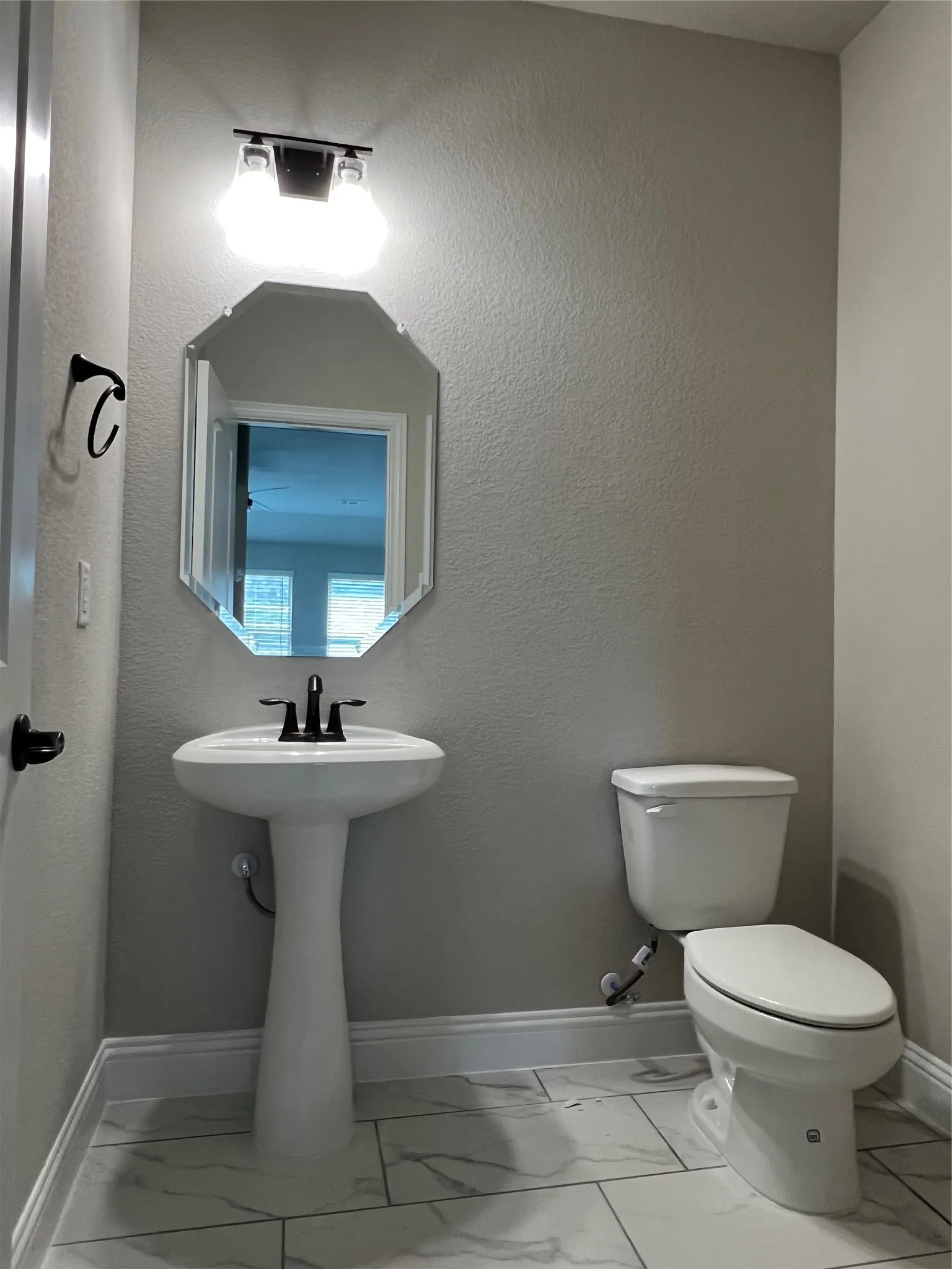 Single Family Residence For Rent in Ellis County , 249 Lillian Lane, Waxahachie, Texas 75165, 4 Bedroom, 3 Bathroom, 2 Garage spaces, 2,613 Sqft, built in 2022, mls#21368564, Real Estate Agent in Waxahachie, Homes For Rent in Ellis county, Homes For Rent in Waxahachie, Realtor in Waxahachie Texas, Real Estate Brokerage Independent Realty Texas, Luminita Cordes Realtor