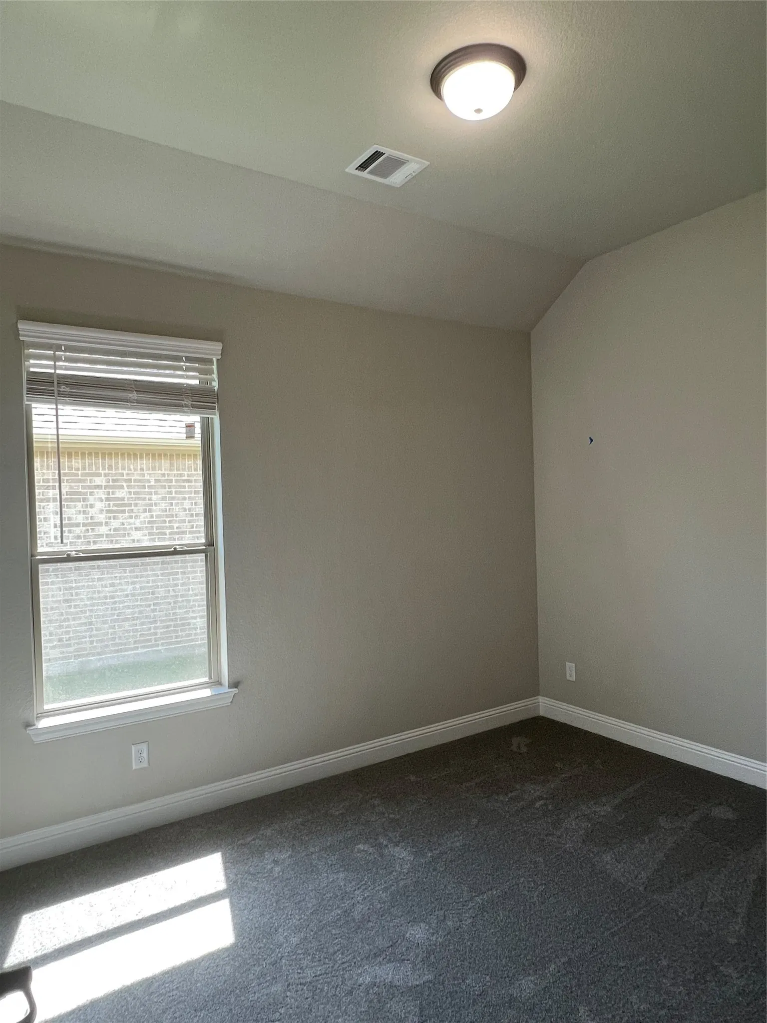 Single Family Residence For Rent in Ellis County , 249 Lillian Lane, Waxahachie, Texas 75165, 4 Bedroom, 3 Bathroom, 2 Garage spaces, 2,613 Sqft, built in 2022, mls#21368564, Real Estate Agent in Waxahachie, Homes For Rent in Ellis county, Homes For Rent in Waxahachie, Realtor in Waxahachie Texas, Real Estate Brokerage Independent Realty Texas, Luminita Cordes Realtor