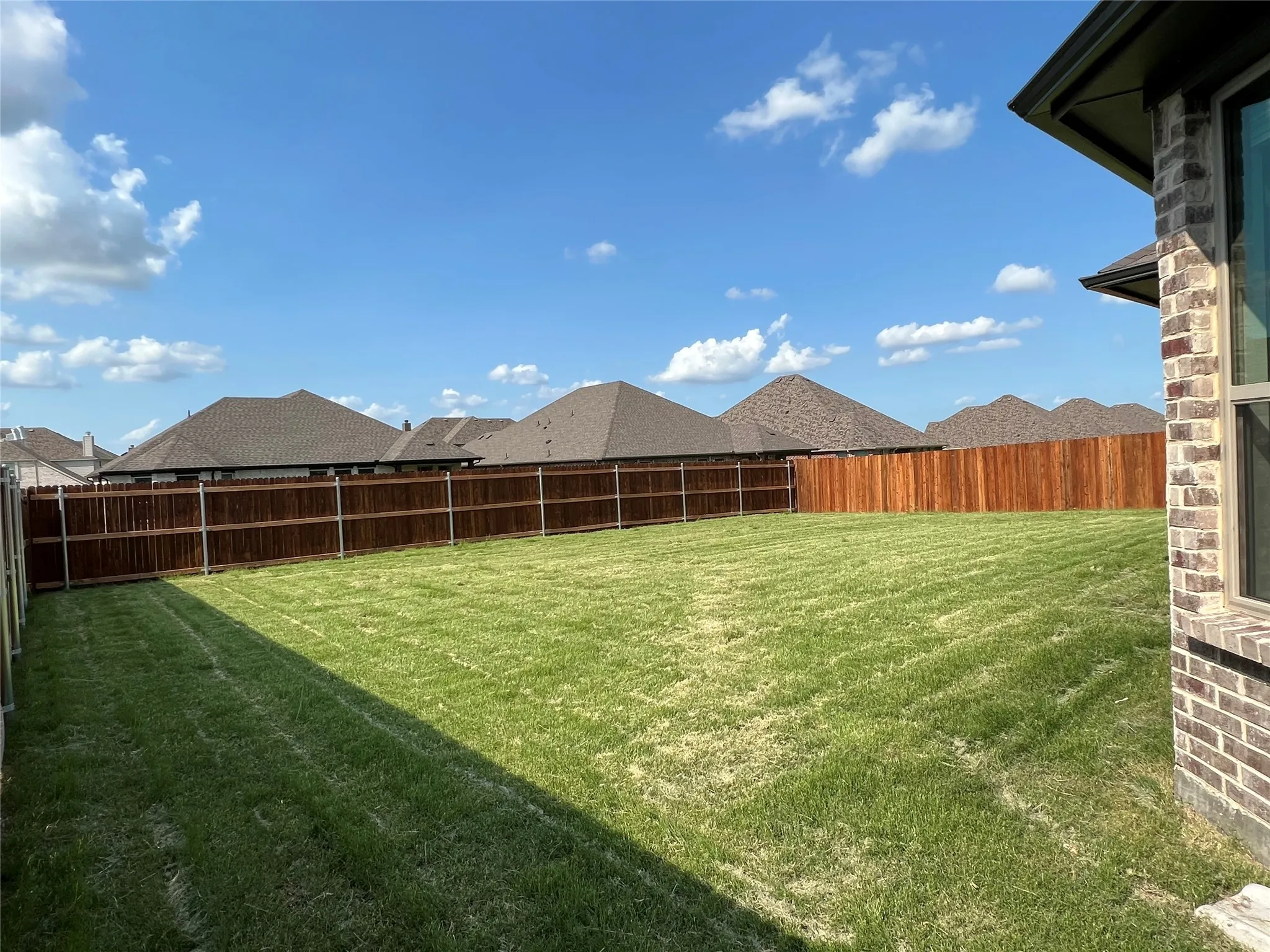 Single Family Residence For Rent in Ellis County , 249 Lillian Lane, Waxahachie, Texas 75165, 4 Bedroom, 3 Bathroom, 2 Garage spaces, 2,613 Sqft, built in 2022, mls#21368564, Real Estate Agent in Waxahachie, Homes For Rent in Ellis county, Homes For Rent in Waxahachie, Realtor in Waxahachie Texas, Real Estate Brokerage Independent Realty Texas, Luminita Cordes Realtor