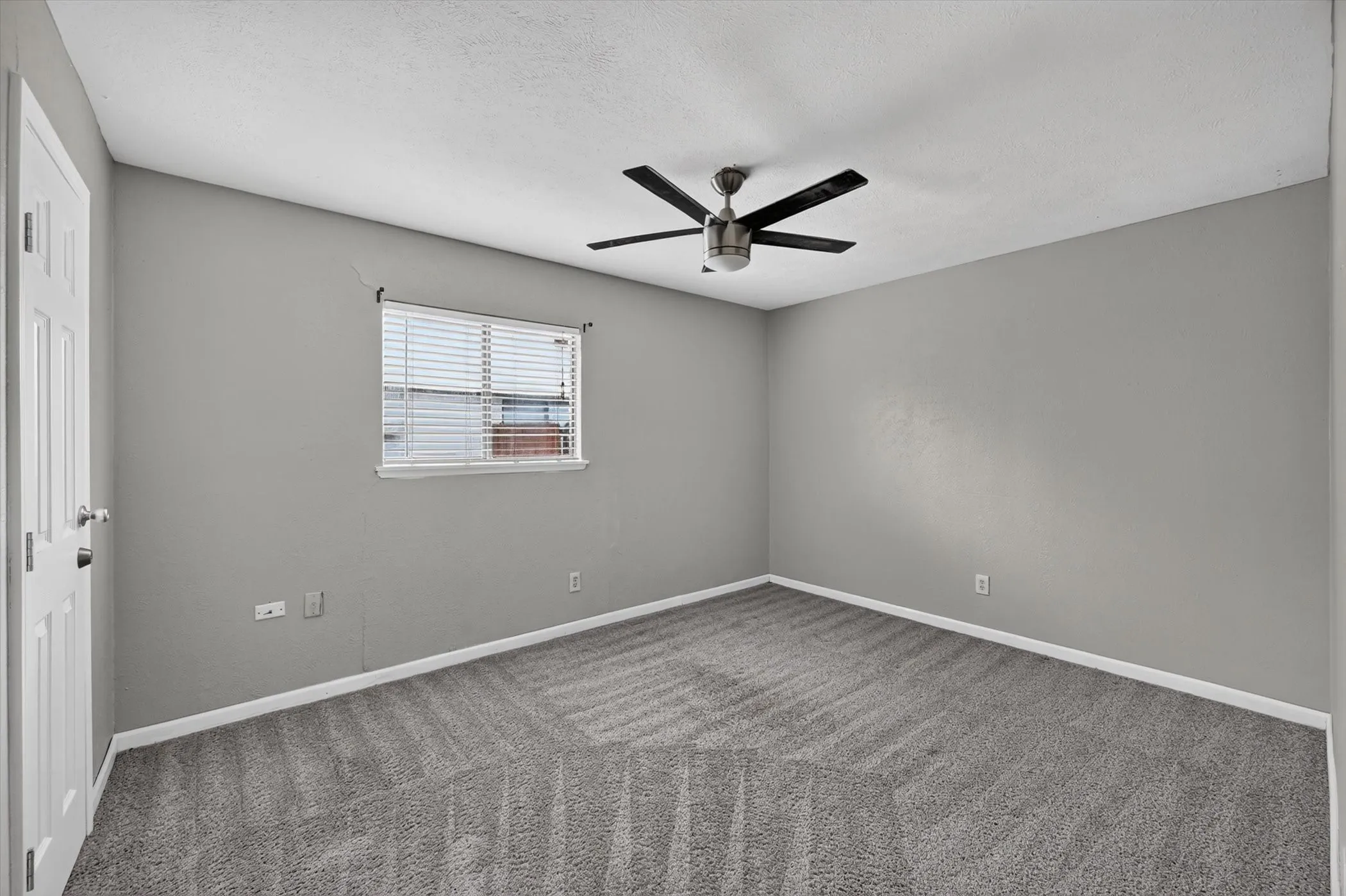 Single Family Residence For Rent in Tarrant County , 704 Levelland Drive, Arlington, Texas 76017, 3 Bedroom, 2 Bathroom, 2 Garage spaces, 1,493 Sqft, built in 1980, mls#21368566, Real Estate Agent in Arlington, Homes For Rent in Tarrant county, Homes For Rent in Arlington, Realtor in Arlington Texas, Real Estate Brokerage Independent Realty Texas, Luminita Cordes Realtor