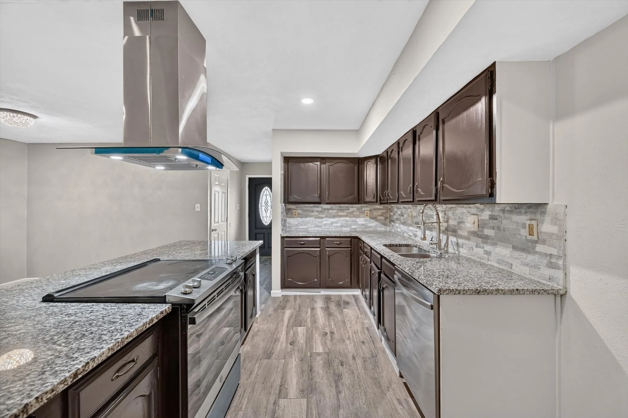 Single Family Residence For Rent in Tarrant County , 704 Levelland Drive, Arlington, Texas 76017, 3 Bedroom, 2 Bathroom, 2 Garage spaces, 1,493 Sqft, built in 1980, mls#21368566, Real Estate Agent in Arlington, Homes For Rent in Tarrant county, Homes For Rent in Arlington, Realtor in Arlington Texas, Real Estate Brokerage Independent Realty Texas, Luminita Cordes Realtor