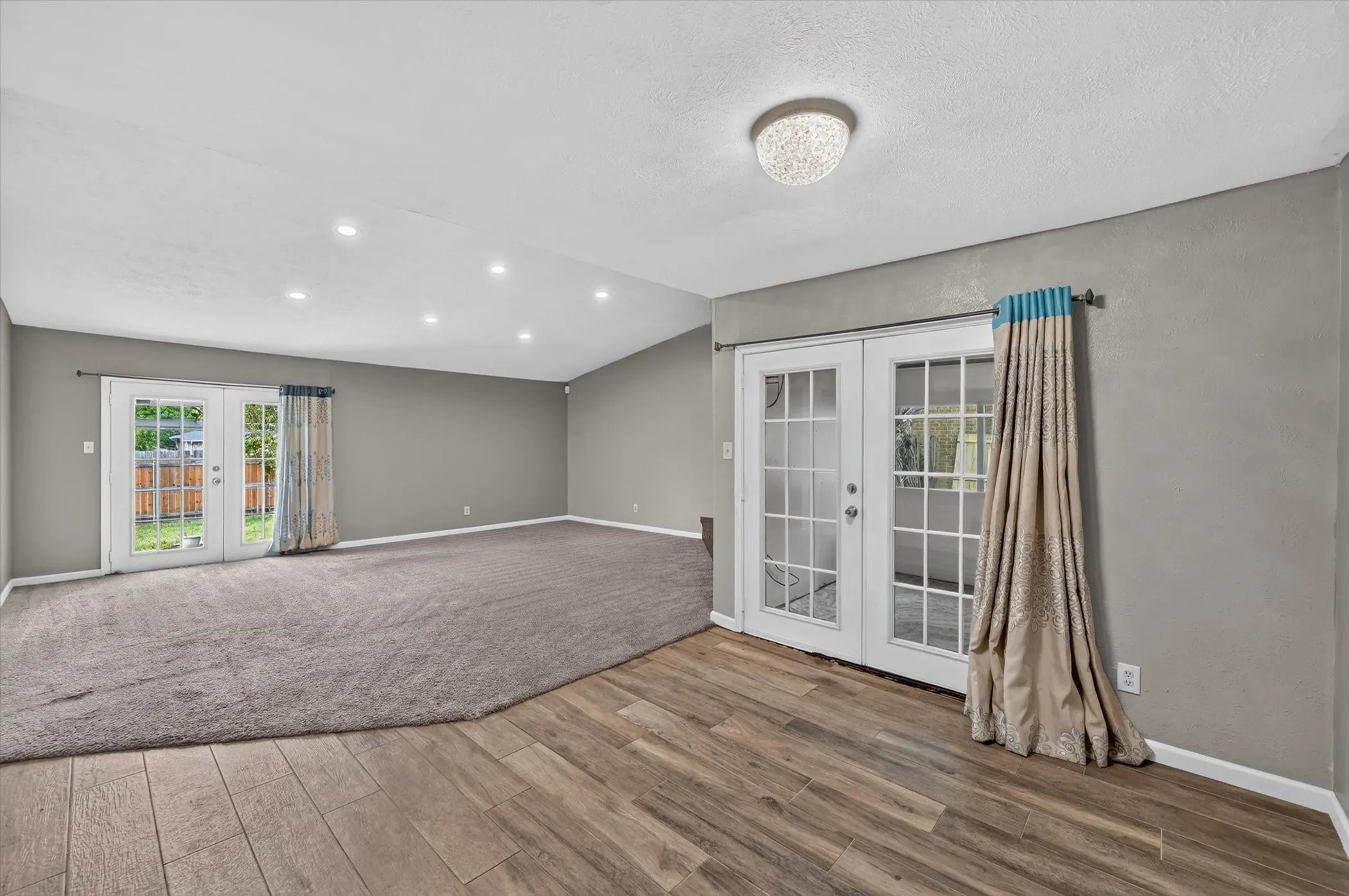 Single Family Residence For Rent in Tarrant County , 704 Levelland Drive, Arlington, Texas 76017, 3 Bedroom, 2 Bathroom, 2 Garage spaces, 1,493 Sqft, built in 1980, mls#21368566, Real Estate Agent in Arlington, Homes For Rent in Tarrant county, Homes For Rent in Arlington, Realtor in Arlington Texas, Real Estate Brokerage Independent Realty Texas, Luminita Cordes Realtor
