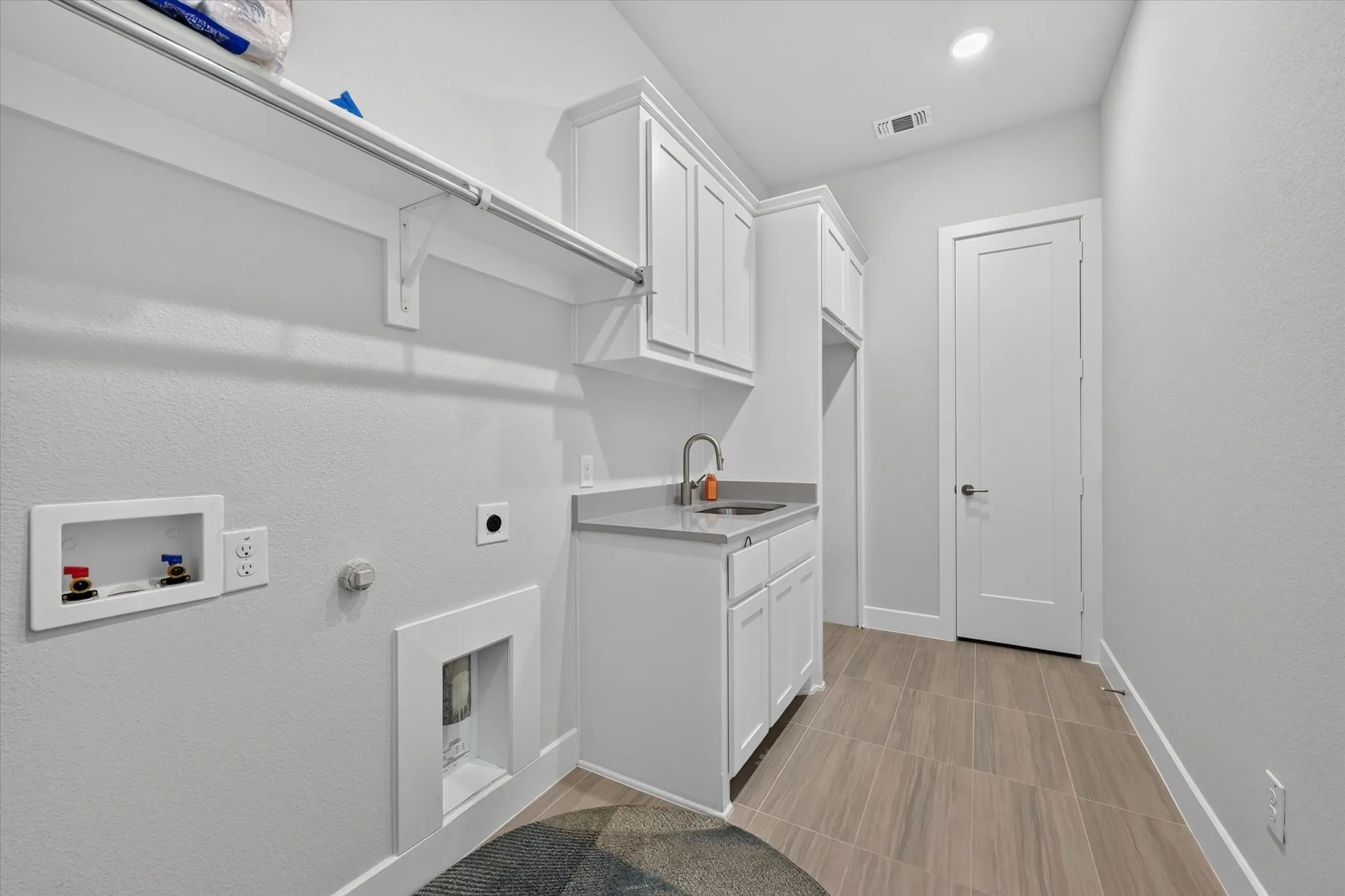 Single Family Residence For Rent in Collin County , 321 Pecan Trail, Plano, Texas 75078, 5 Bedroom, 6 Bathroom, 3 Garage spaces, 4,635 Sqft, built in 2025, mls#21367729, Real Estate Agent in Plano, Homes For Rent in Collin county, Homes For Rent in Plano, Realtor in Plano Texas, Real Estate Brokerage Independent Realty Texas, Luminita Cordes Realtor