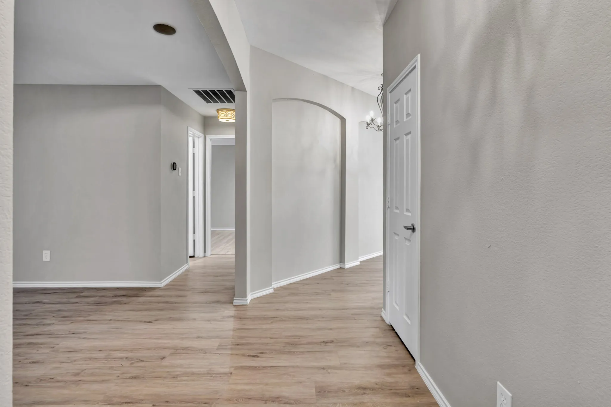 Single Family Residence For Sale in Tarrant County , 341 Windy Hill Lane, Fort Worth, Texas 76108, 3 Bedroom, 2 Bathroom, 2 Garage spaces, 1,734 Sqft, built in 2002, mls#21368581, Real Estate Agent in Fort Worth, Homes For Sale in Tarrant county, Homes For Sale in Fort Worth, Realtor in Fort Worth Texas, Real Estate Brokerage Independent Realty Texas, Luminita Cordes Realtor