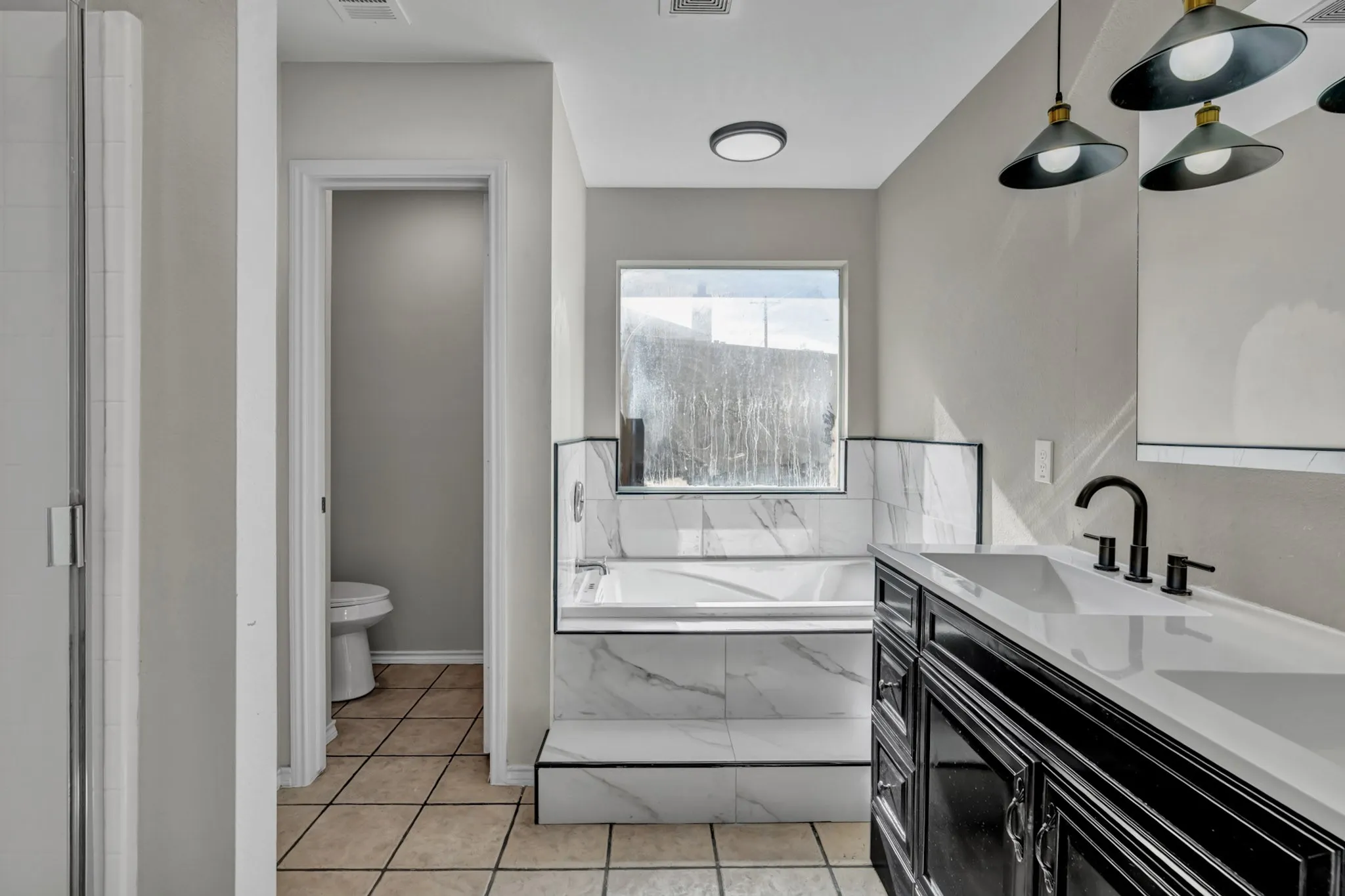 Single Family Residence For Sale in Tarrant County , 341 Windy Hill Lane, Fort Worth, Texas 76108, 3 Bedroom, 2 Bathroom, 2 Garage spaces, 1,734 Sqft, built in 2002, mls#21368581, Real Estate Agent in Fort Worth, Homes For Sale in Tarrant county, Homes For Sale in Fort Worth, Realtor in Fort Worth Texas, Real Estate Brokerage Independent Realty Texas, Luminita Cordes Realtor