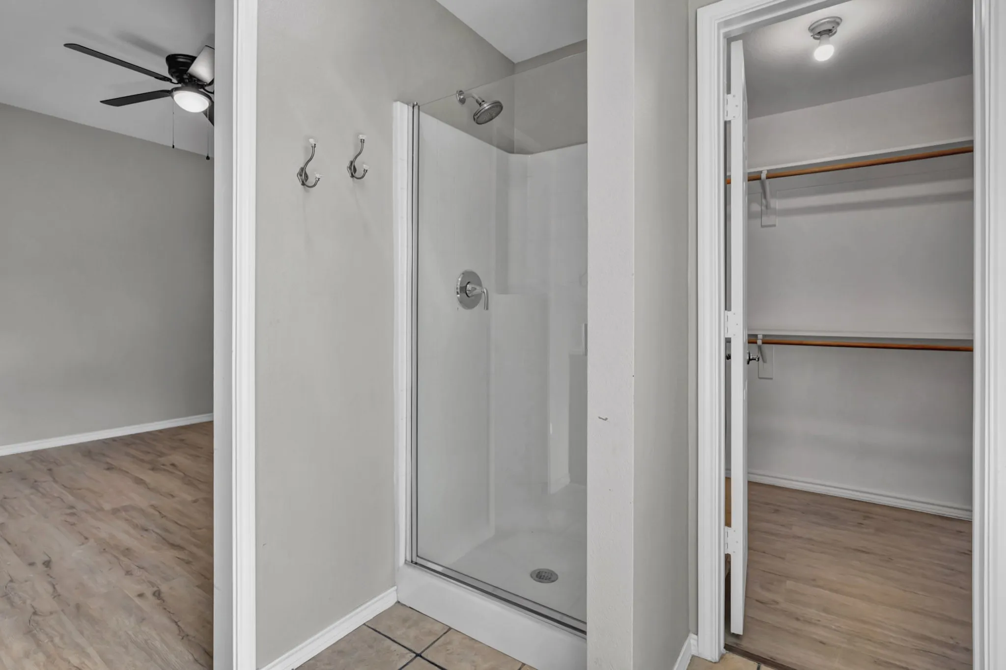 Single Family Residence For Sale in Tarrant County , 341 Windy Hill Lane, Fort Worth, Texas 76108, 3 Bedroom, 2 Bathroom, 2 Garage spaces, 1,734 Sqft, built in 2002, mls#21368581, Real Estate Agent in Fort Worth, Homes For Sale in Tarrant county, Homes For Sale in Fort Worth, Realtor in Fort Worth Texas, Real Estate Brokerage Independent Realty Texas, Luminita Cordes Realtor