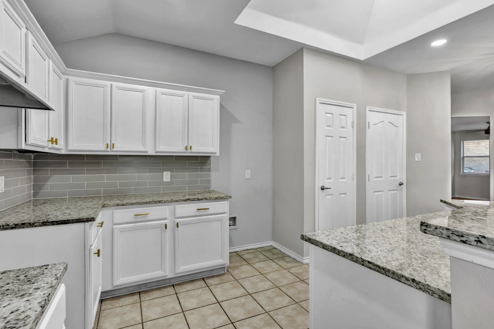 Single Family Residence For Sale in Tarrant County , 341 Windy Hill Lane, Fort Worth, Texas 76108, 3 Bedroom, 2 Bathroom, 2 Garage spaces, 1,734 Sqft, built in 2002, mls#21368581, Real Estate Agent in Fort Worth, Homes For Sale in Tarrant county, Homes For Sale in Fort Worth, Realtor in Fort Worth Texas, Real Estate Brokerage Independent Realty Texas, Luminita Cordes Realtor