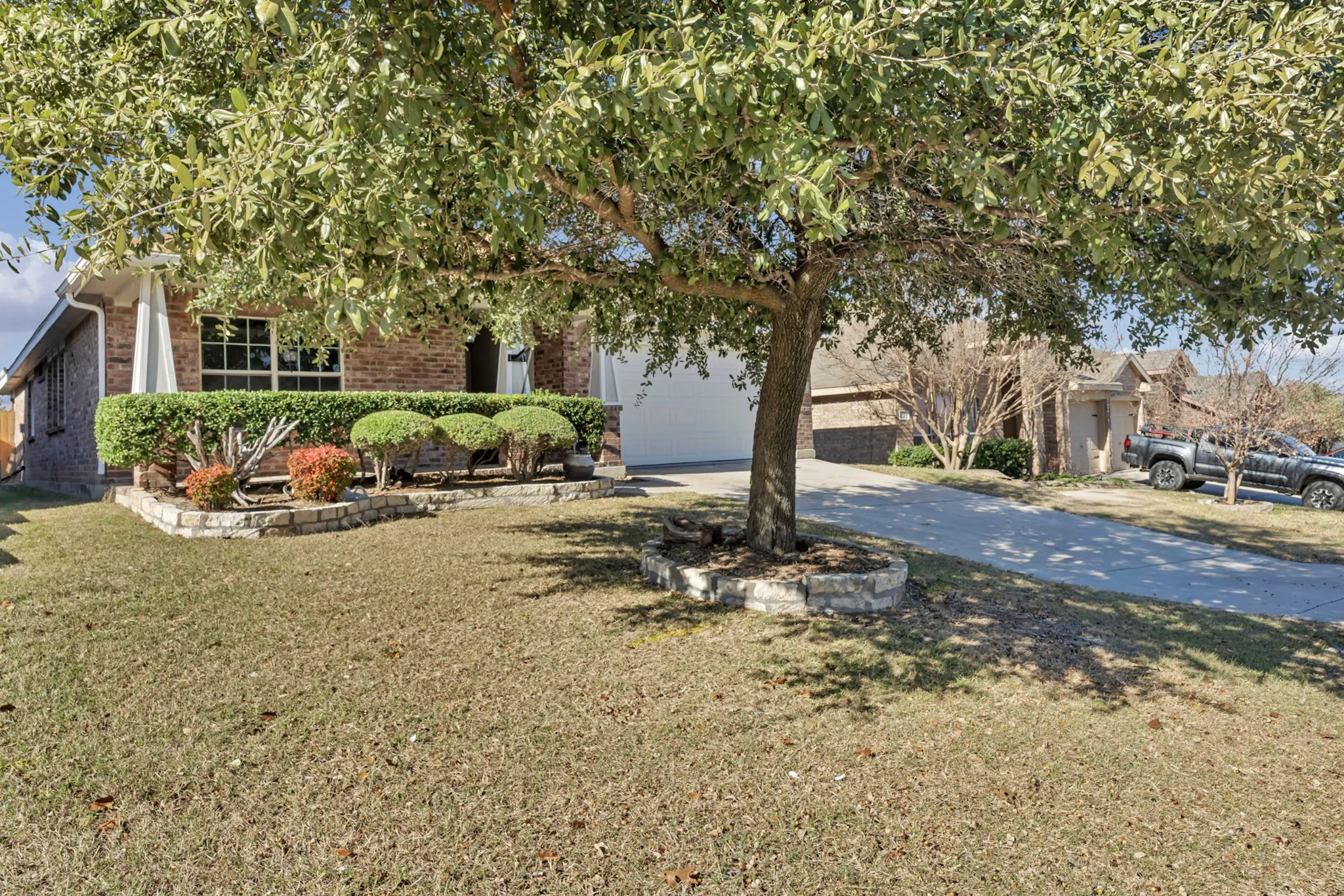 Single Family Residence For Sale in Tarrant County , 341 Windy Hill Lane, Fort Worth, Texas 76108, 3 Bedroom, 2 Bathroom, 2 Garage spaces, 1,734 Sqft, built in 2002, mls#21368581, Real Estate Agent in Fort Worth, Homes For Sale in Tarrant county, Homes For Sale in Fort Worth, Realtor in Fort Worth Texas, Real Estate Brokerage Independent Realty Texas, Luminita Cordes Realtor