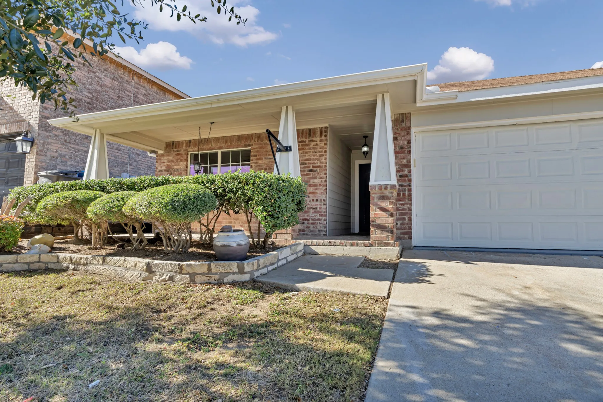 Single Family Residence For Sale in Tarrant County , 341 Windy Hill Lane, Fort Worth, Texas 76108, 3 Bedroom, 2 Bathroom, 2 Garage spaces, 1,734 Sqft, built in 2002, mls#21368581, Real Estate Agent in Fort Worth, Homes For Sale in Tarrant county, Homes For Sale in Fort Worth, Realtor in Fort Worth Texas, Real Estate Brokerage Independent Realty Texas, Luminita Cordes Realtor