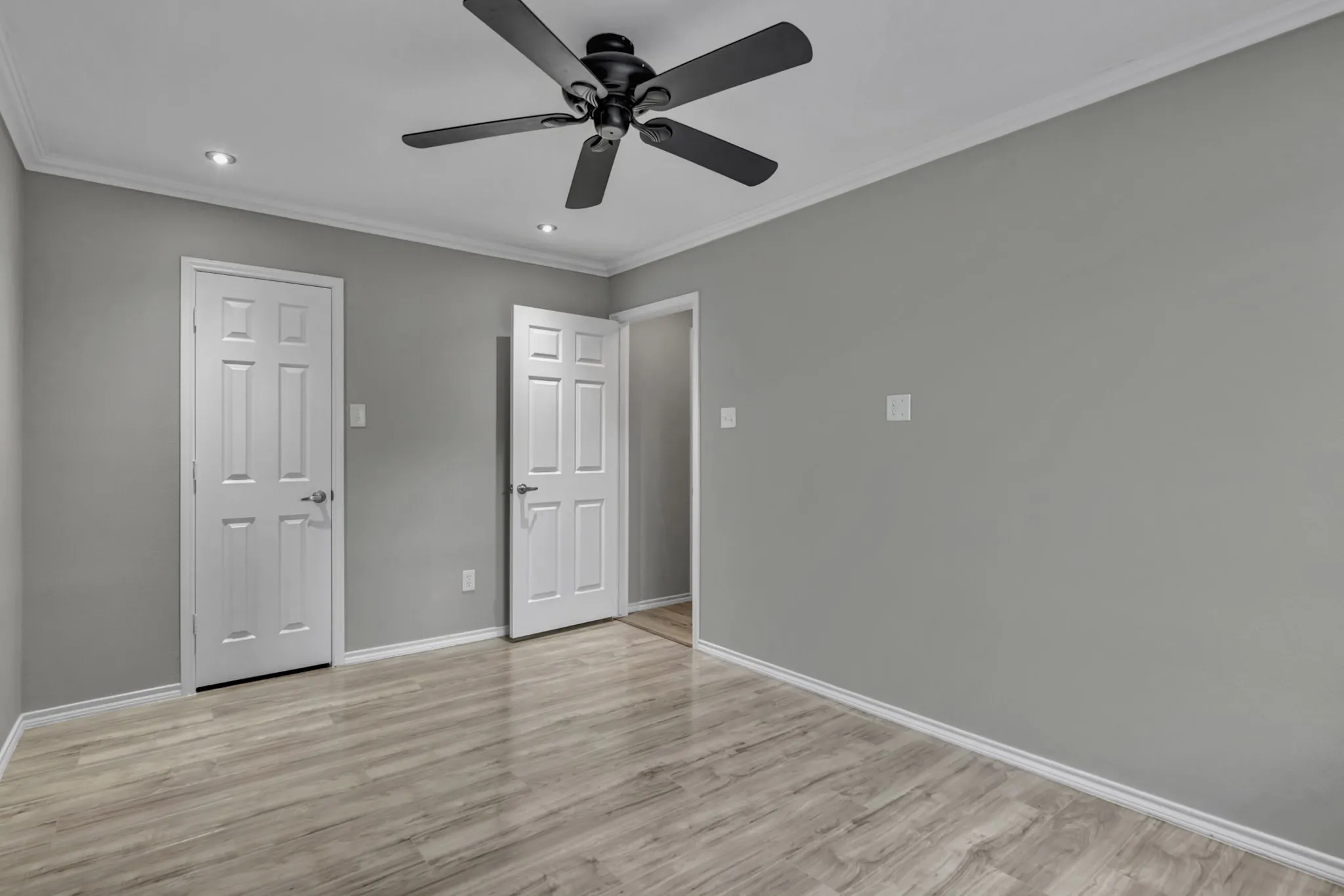 Single Family Residence For Sale in Tarrant County , 341 Windy Hill Lane, Fort Worth, Texas 76108, 3 Bedroom, 2 Bathroom, 2 Garage spaces, 1,734 Sqft, built in 2002, mls#21368581, Real Estate Agent in Fort Worth, Homes For Sale in Tarrant county, Homes For Sale in Fort Worth, Realtor in Fort Worth Texas, Real Estate Brokerage Independent Realty Texas, Luminita Cordes Realtor