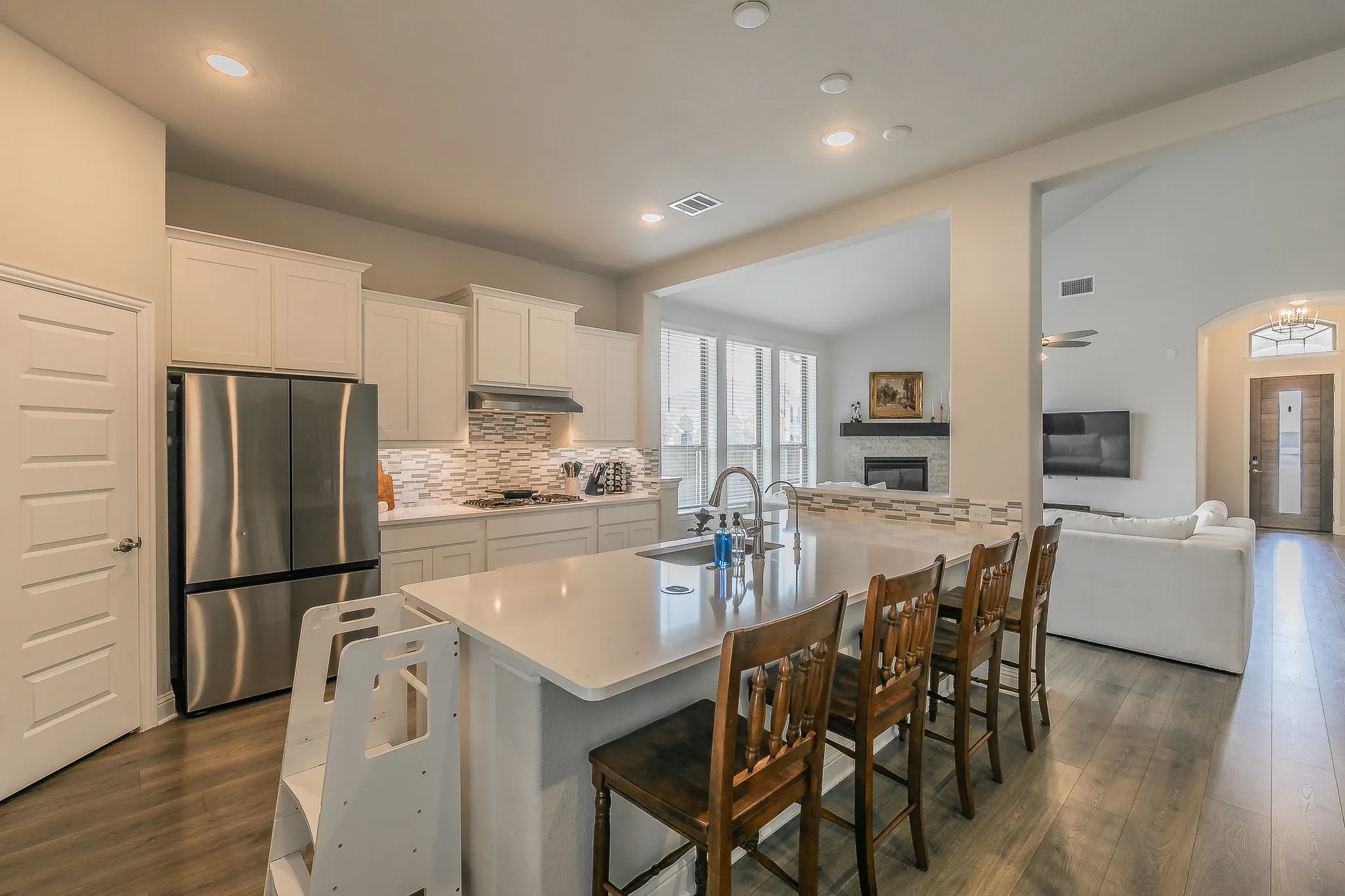 Single Family Residence For Sale in Johnson County , 2622 Melrose Drive, Mansfield, Texas 76084, 4 Bedroom, 3 Bathroom, 2 Garage spaces, 2,801 Sqft, built in 2024, mls#21368365, Real Estate Agent in Mansfield, Homes For Sale in Johnson county, Homes For Sale in Mansfield, Realtor in Mansfield Texas, Real Estate Brokerage Independent Realty Texas, Luminita Cordes Realtor