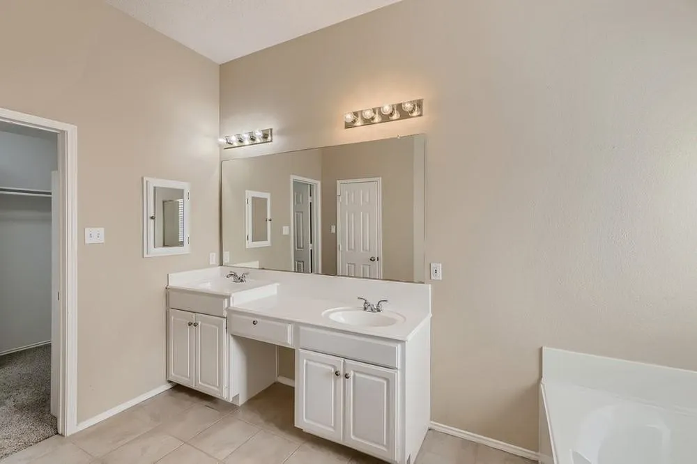 Single Family Residence For Rent in Collin County , 9028 Enchanted Ridge Drive, Plano, Texas 75025, 4 Bedroom, 2 Bathroom, 2 Garage spaces, 2,283 Sqft, built in 1999, mls#21365939, Real Estate Agent in Plano, Homes For Rent in Collin county, Homes For Rent in Plano, Realtor in Plano Texas, Real Estate Brokerage Independent Realty Texas, Luminita Cordes Realtor