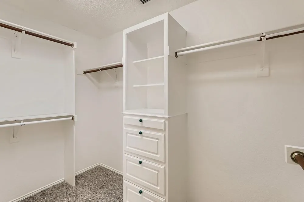 Single Family Residence For Rent in Collin County , 9028 Enchanted Ridge Drive, Plano, Texas 75025, 4 Bedroom, 2 Bathroom, 2 Garage spaces, 2,283 Sqft, built in 1999, mls#21365939, Real Estate Agent in Plano, Homes For Rent in Collin county, Homes For Rent in Plano, Realtor in Plano Texas, Real Estate Brokerage Independent Realty Texas, Luminita Cordes Realtor