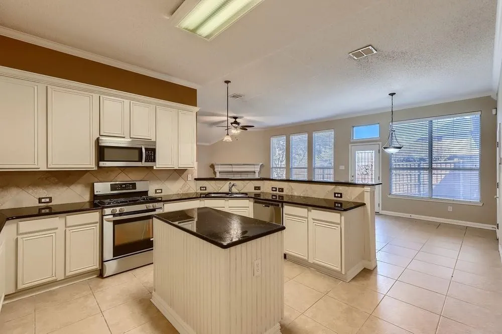 Single Family Residence For Rent in Collin County , 9028 Enchanted Ridge Drive, Plano, Texas 75025, 4 Bedroom, 2 Bathroom, 2 Garage spaces, 2,283 Sqft, built in 1999, mls#21365939, Real Estate Agent in Plano, Homes For Rent in Collin county, Homes For Rent in Plano, Realtor in Plano Texas, Real Estate Brokerage Independent Realty Texas, Luminita Cordes Realtor